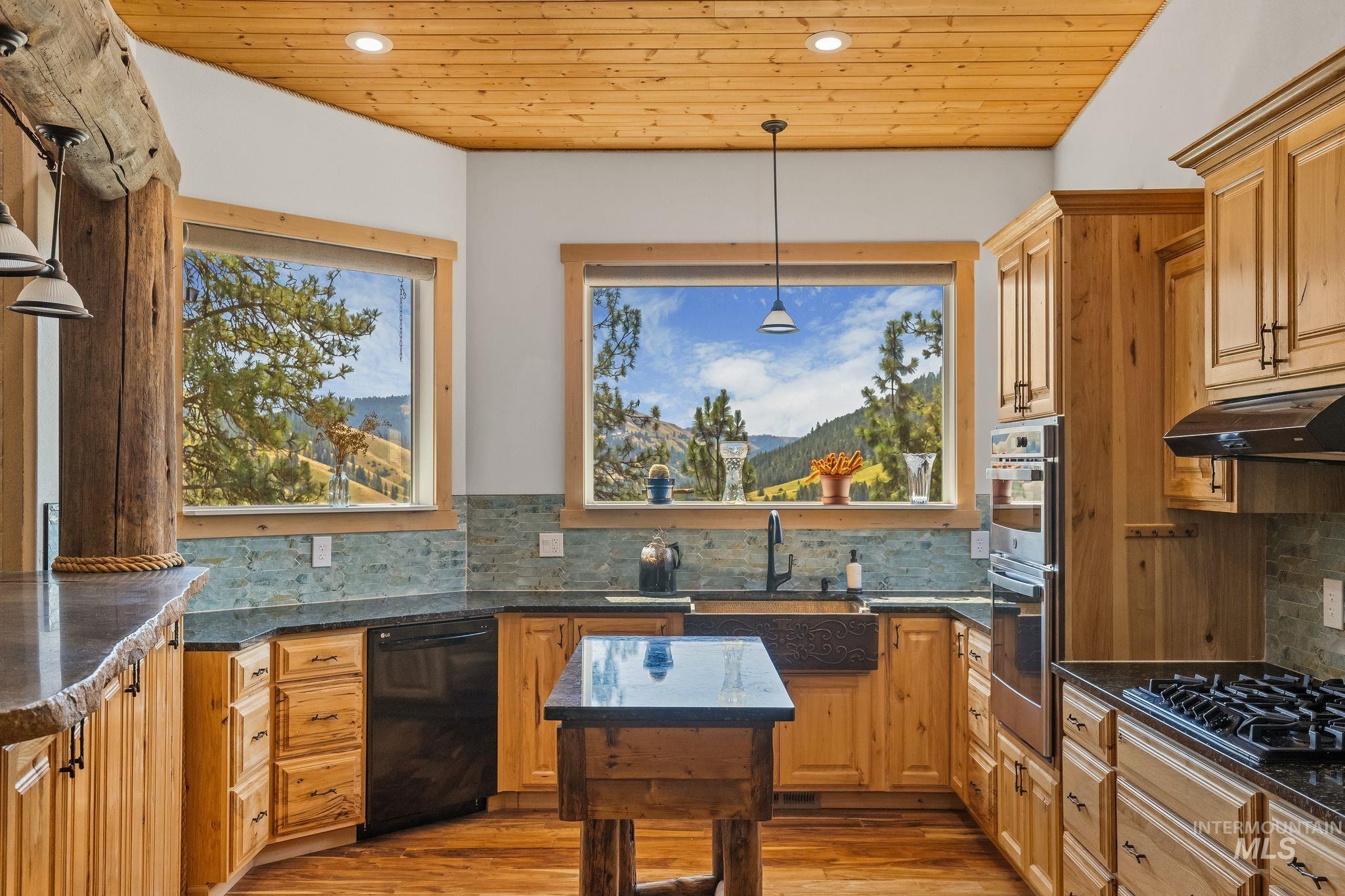 809 River Pointe Lane, Lenore, Idaho 83541, 2 Bedrooms, 2 Bathrooms, Residential For Sale, Price $995,000, 98982553