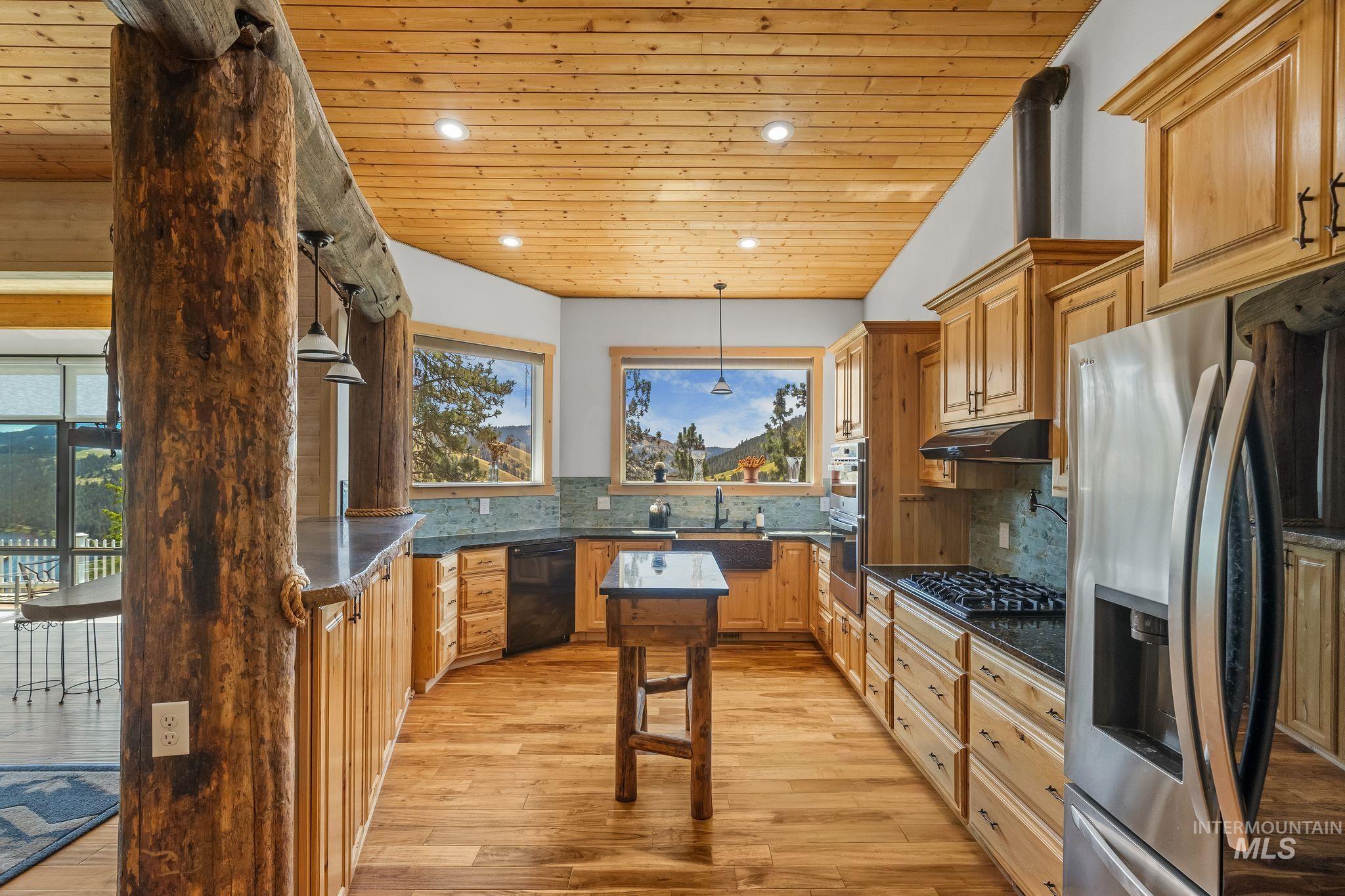 809 River Pointe Lane, Lenore, Idaho 83541, 2 Bedrooms, 2 Bathrooms, Residential For Sale, Price $995,000, 98982553