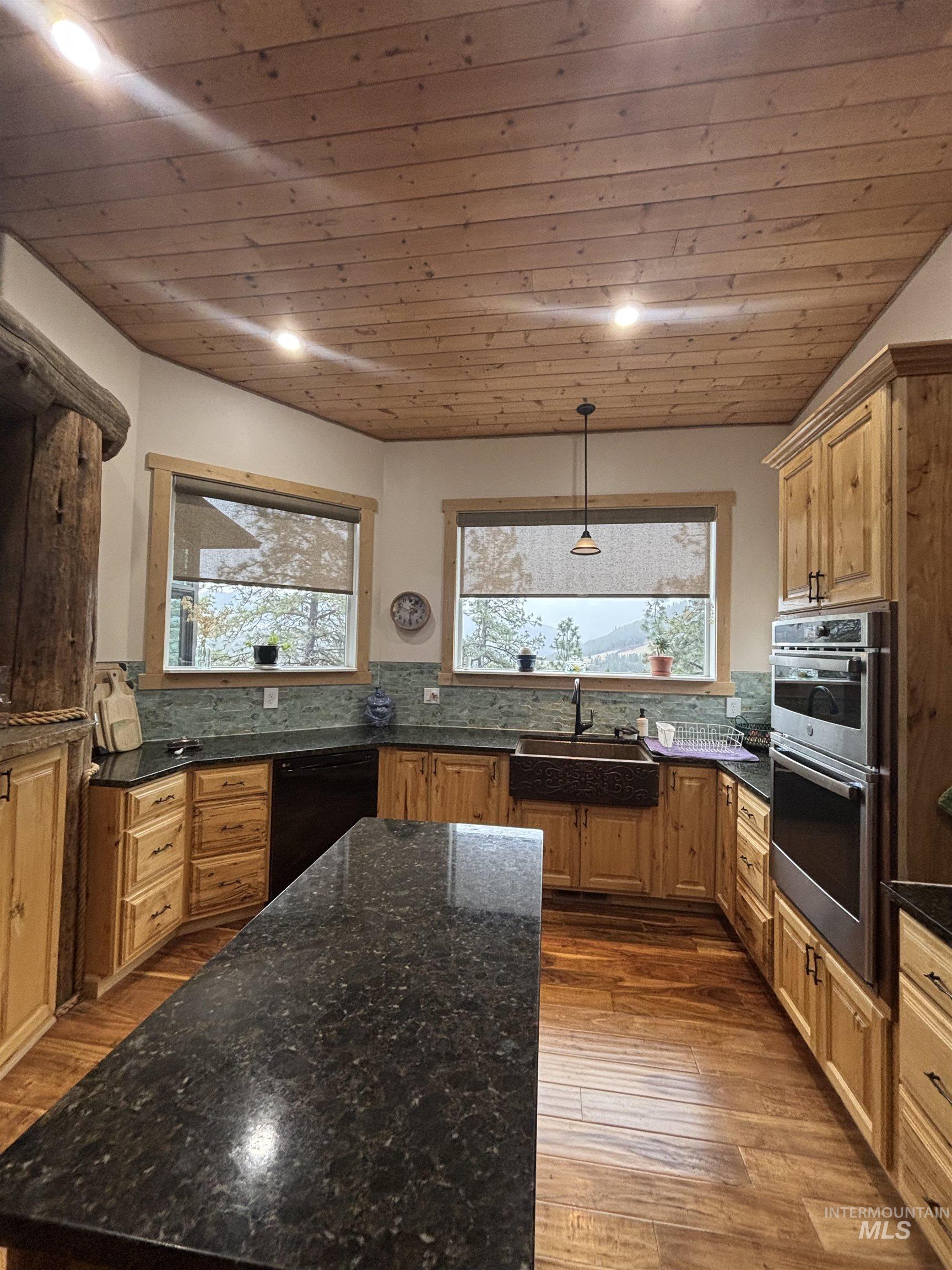 809 River Pointe Lane, Lenore, Idaho 83541, 2 Bedrooms, 2 Bathrooms, Residential For Sale, Price $995,000, 98982553