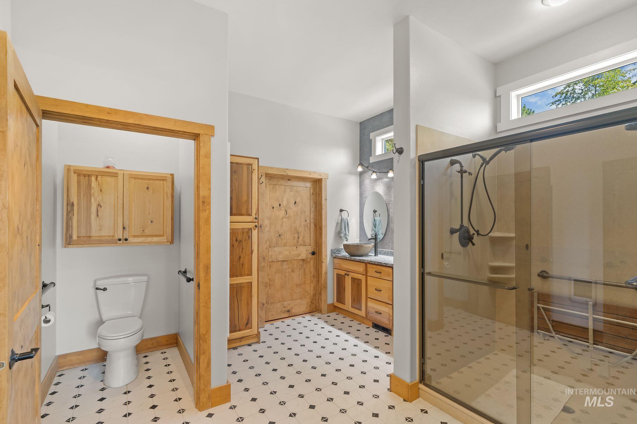 809 River Pointe Lane, Lenore, Idaho 83541, 2 Bedrooms, 2 Bathrooms, Residential For Sale, Price $995,000, 98982553