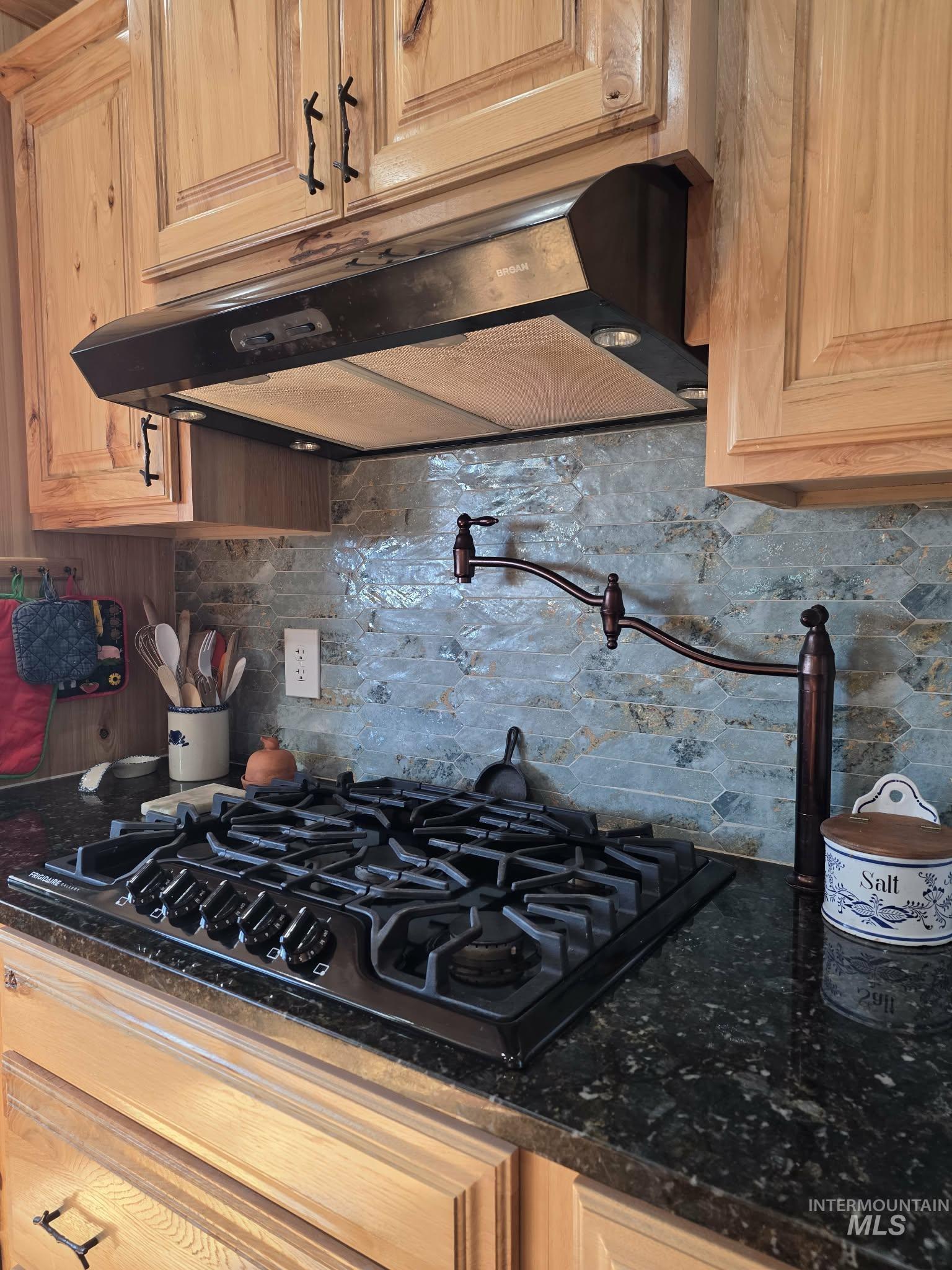 809 River Pointe Lane, Lenore, Idaho 83541, 2 Bedrooms, 2 Bathrooms, Residential For Sale, Price $995,000, 98982553