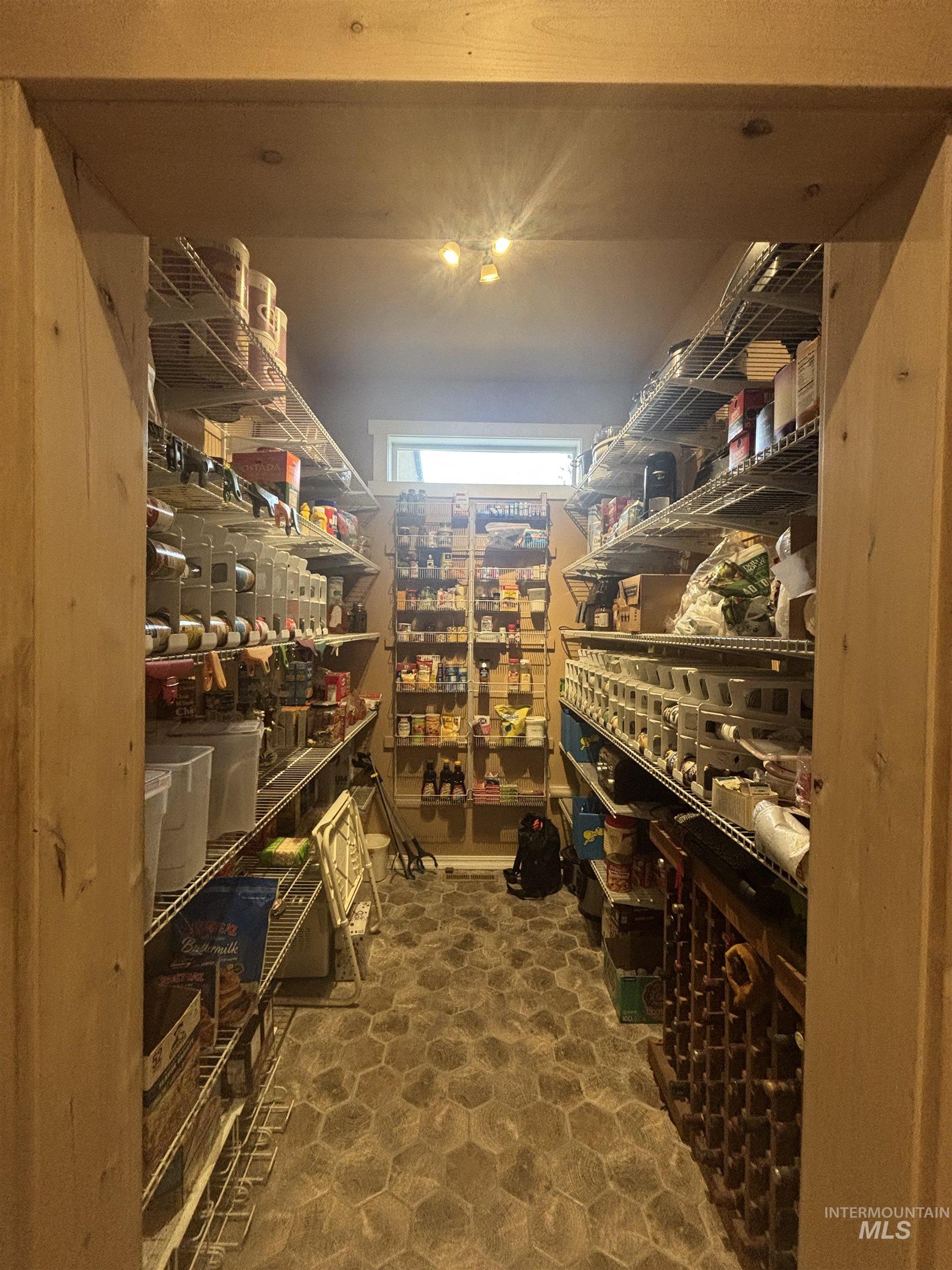 809 River Pointe Lane, Lenore, Idaho 83541, 2 Bedrooms, 2 Bathrooms, Residential For Sale, Price $995,000, 98982553