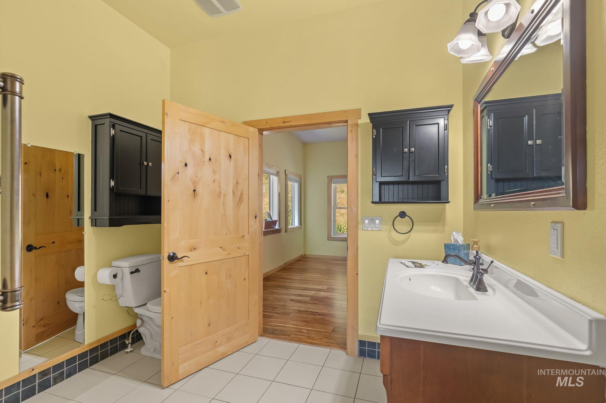 809 River Pointe Lane, Lenore, Idaho 83541, 2 Bedrooms, 2 Bathrooms, Residential For Sale, Price $995,000, 98982553