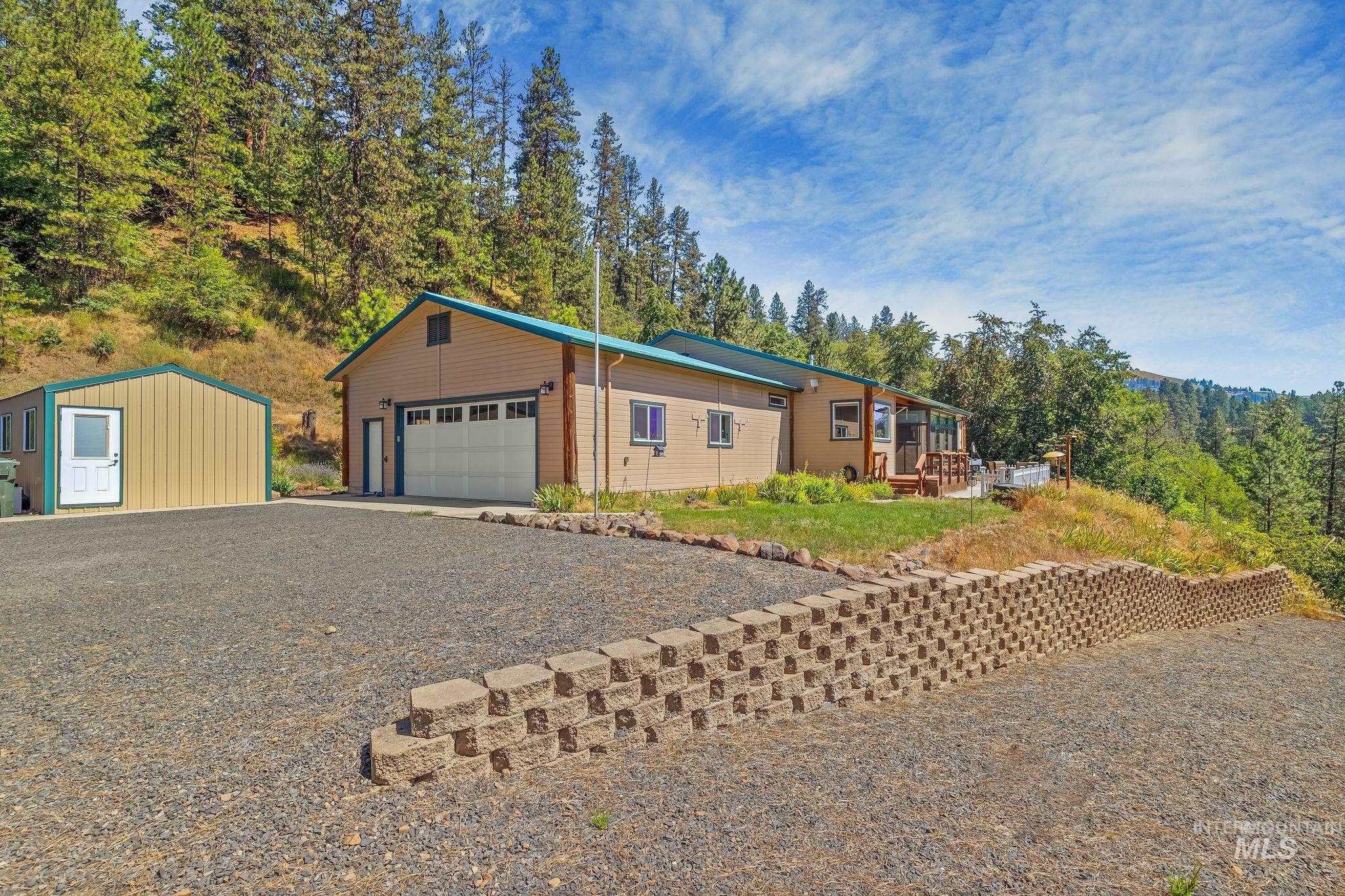 809 River Pointe Lane, Lenore, Idaho 83541, 2 Bedrooms, 2 Bathrooms, Residential For Sale, Price $995,000, 98982553