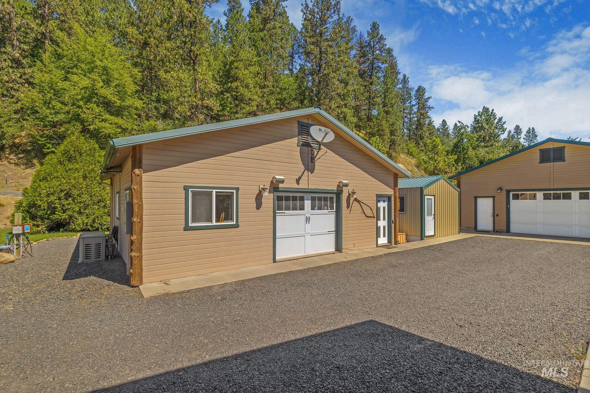 809 River Pointe Lane, Lenore, Idaho 83541, 2 Bedrooms, 2 Bathrooms, Residential For Sale, Price $995,000, 98982553