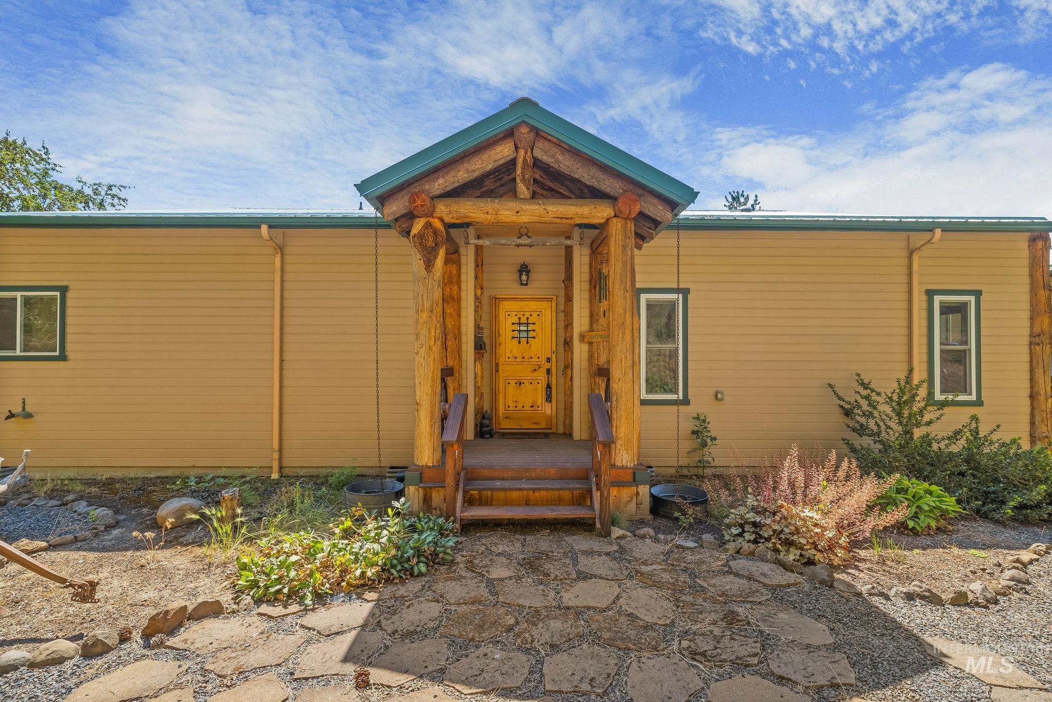 809 River Pointe Lane, Lenore, Idaho 83541, 2 Bedrooms, 2 Bathrooms, Residential For Sale, Price $995,000, 98982553