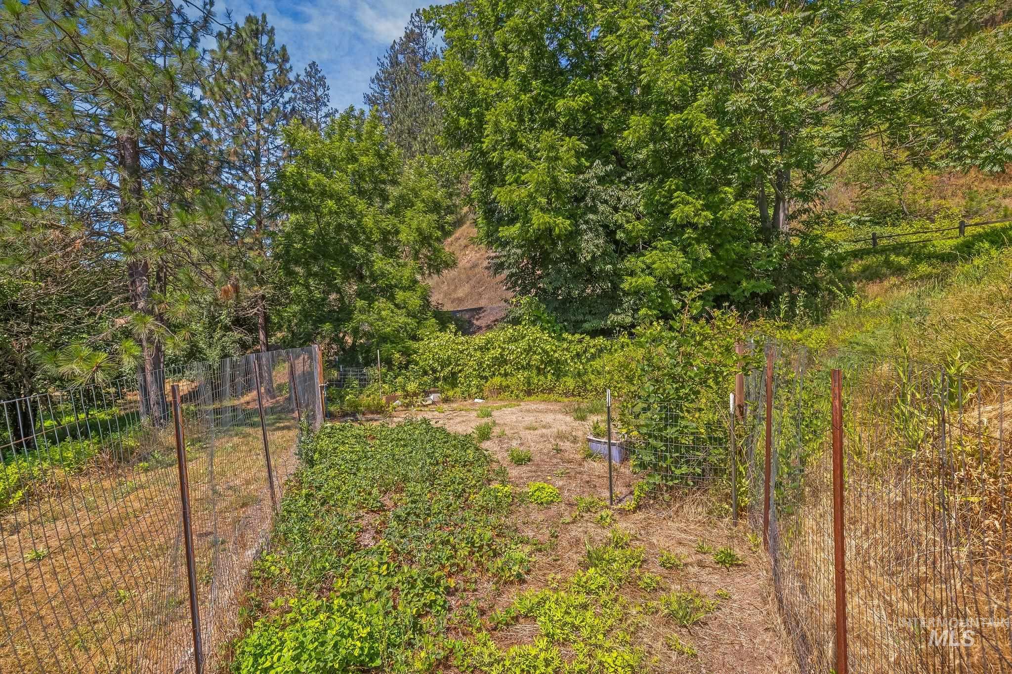 809 River Pointe Lane, Lenore, Idaho 83541, 2 Bedrooms, 2 Bathrooms, Residential For Sale, Price $995,000, 98982553
