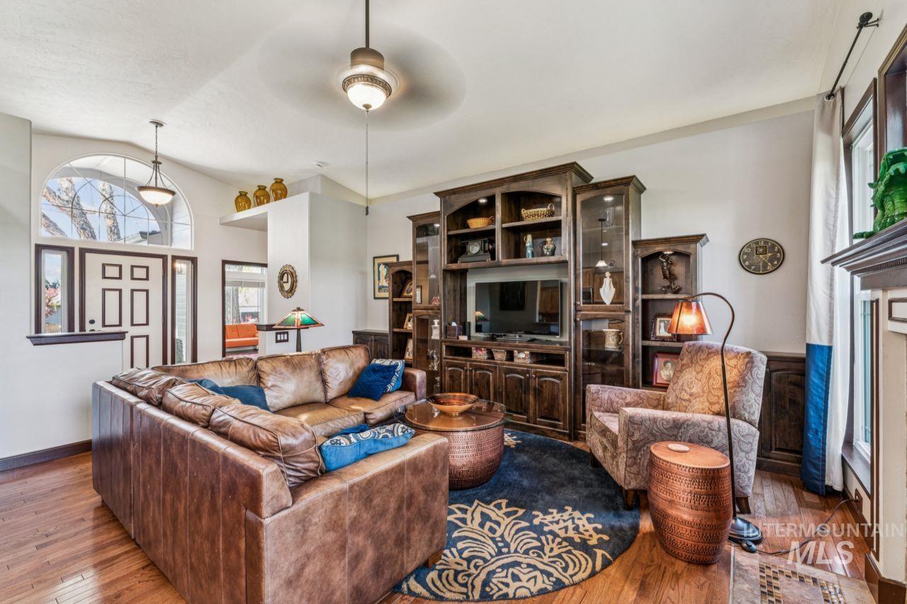 10220 N Palisades Way, Boise, Idaho 83714-9503, 3 Bedrooms, 2 Bathrooms, Residential For Sale, Price $629,000, 98982554