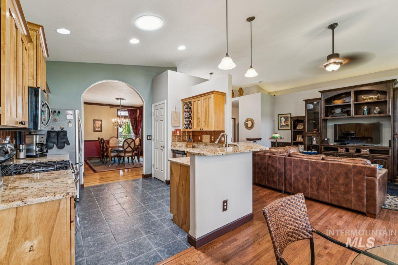 10220 N Palisades Way, Boise, Idaho 83714-9503, 3 Bedrooms, 2 Bathrooms, Residential For Sale, Price $629,000, 98982554