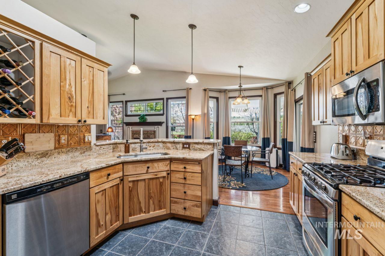 10220 N Palisades Way, Boise, Idaho 83714-9503, 3 Bedrooms, 2 Bathrooms, Residential For Sale, Price $629,000, 98982554