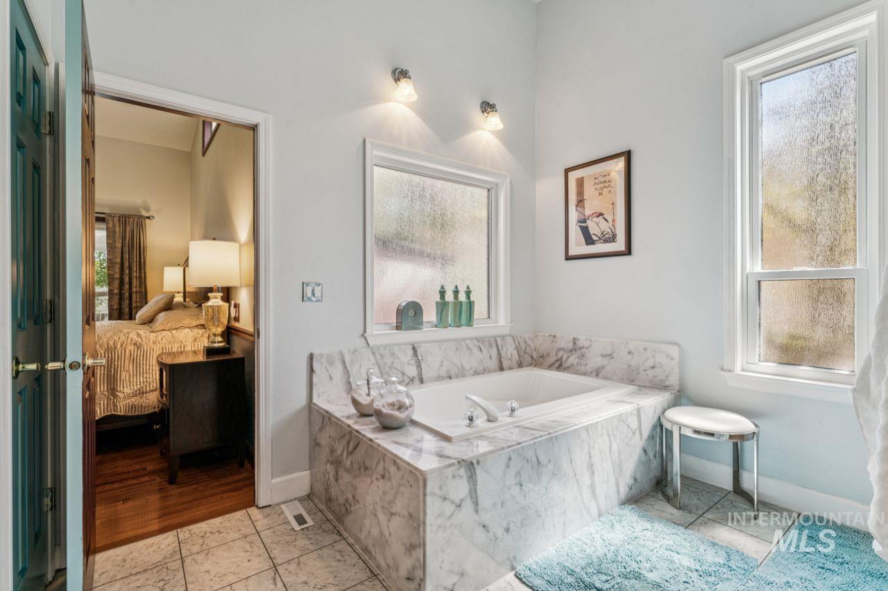 10220 N Palisades Way, Boise, Idaho 83714-9503, 3 Bedrooms, 2 Bathrooms, Residential For Sale, Price $629,000, 98982554