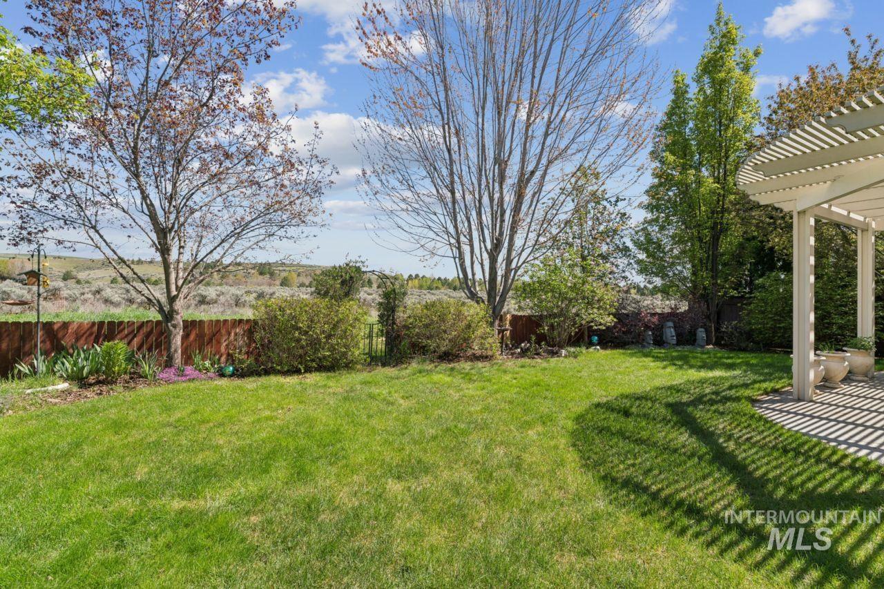 10220 N Palisades Way, Boise, Idaho 83714-9503, 3 Bedrooms, 2 Bathrooms, Residential For Sale, Price $629,000, 98982554