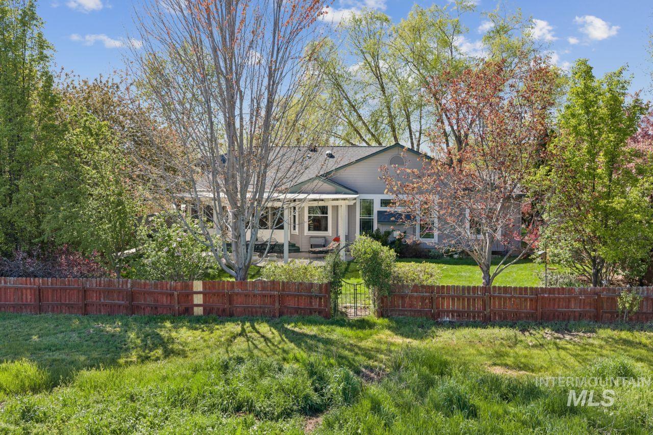 10220 N Palisades Way, Boise, Idaho 83714-9503, 3 Bedrooms, 2 Bathrooms, Residential For Sale, Price $629,000, 98982554