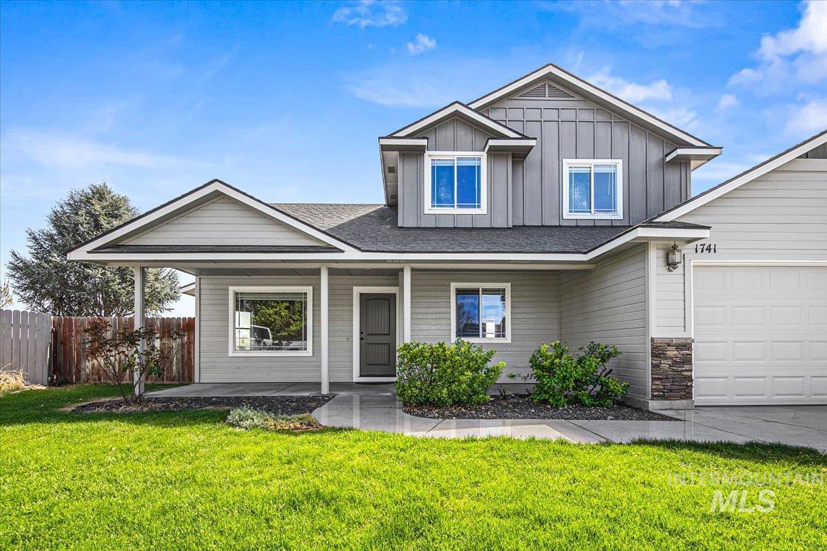 1741 W Quiet Peak St., Meridian, Idaho 83642, 4 Bedrooms, 2.5 Bathrooms, Residential For Sale, Price $509,000,MLS 98982555