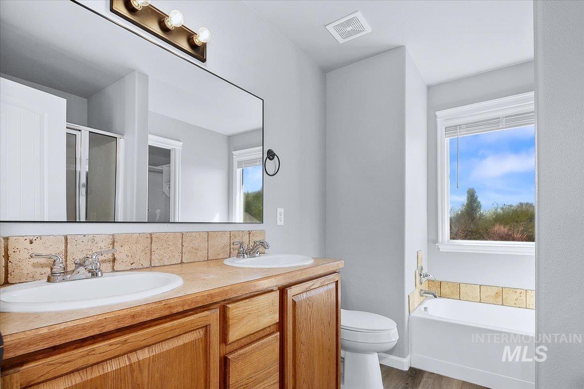1741 W Quiet Peak St., Meridian, Idaho 83642, 4 Bedrooms, 2.5 Bathrooms, Residential For Sale, Price $509,000,MLS 98982555
