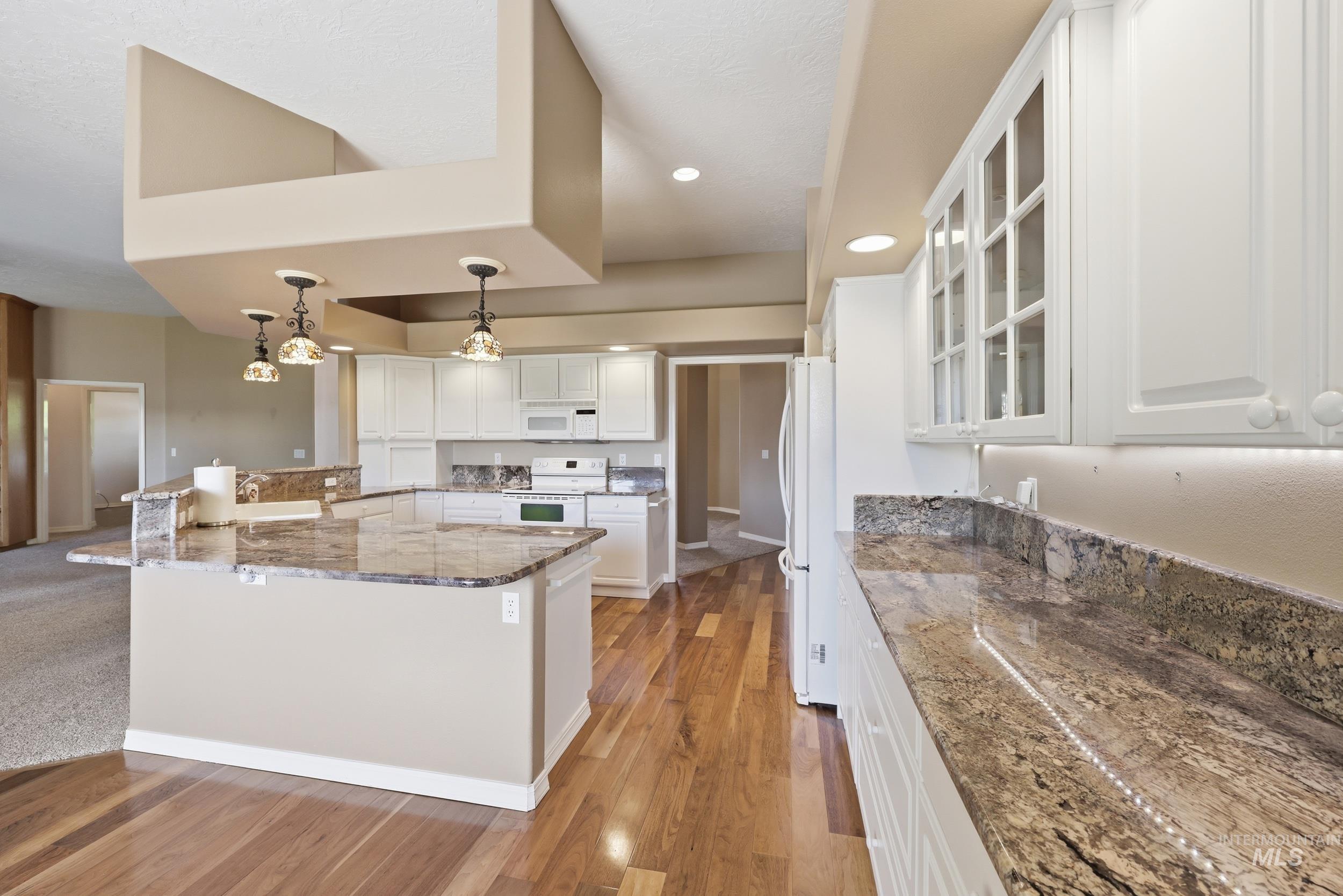 2319 E Skokie Court, Eagle, Idaho 83616, 4 Bedrooms, 2 Bathrooms, Residential For Sale, Price $675,000,MLS 98982559