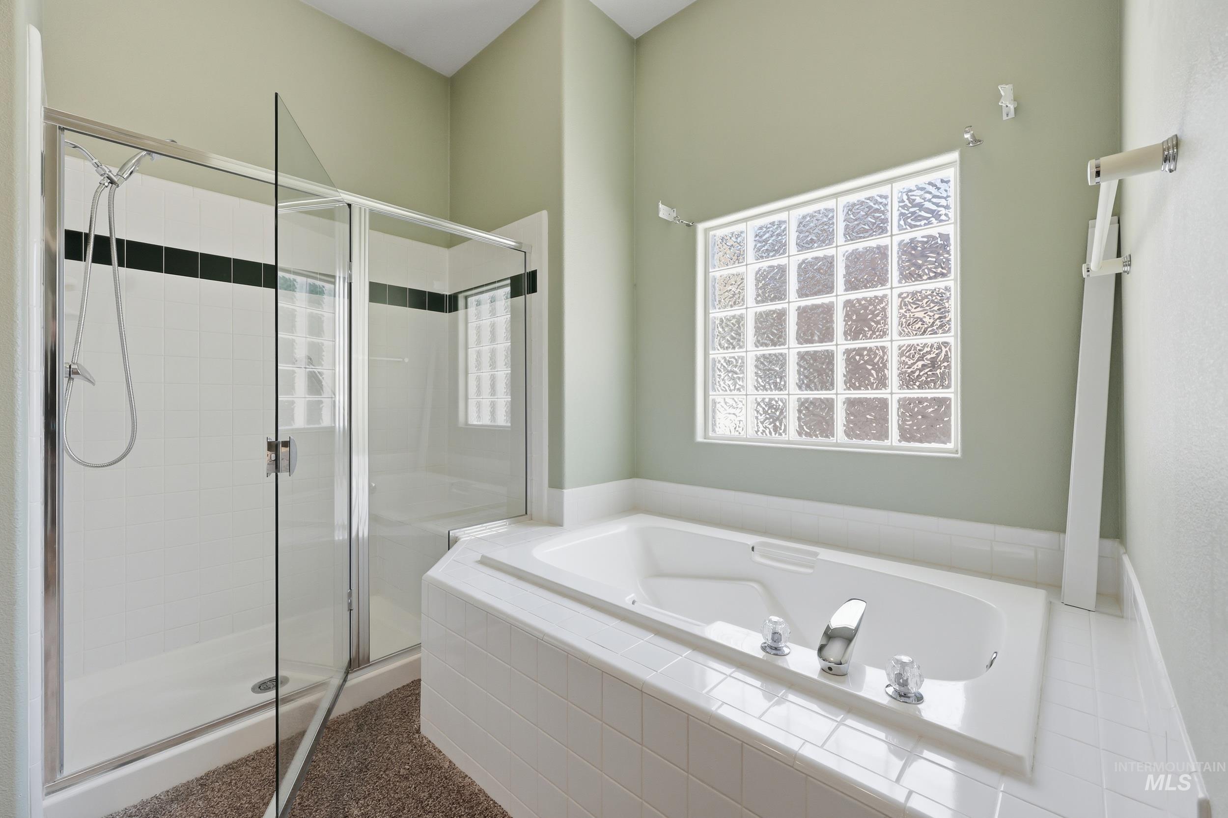 2319 E Skokie Court, Eagle, Idaho 83616, 4 Bedrooms, 2 Bathrooms, Residential For Sale, Price $675,000,MLS 98982559