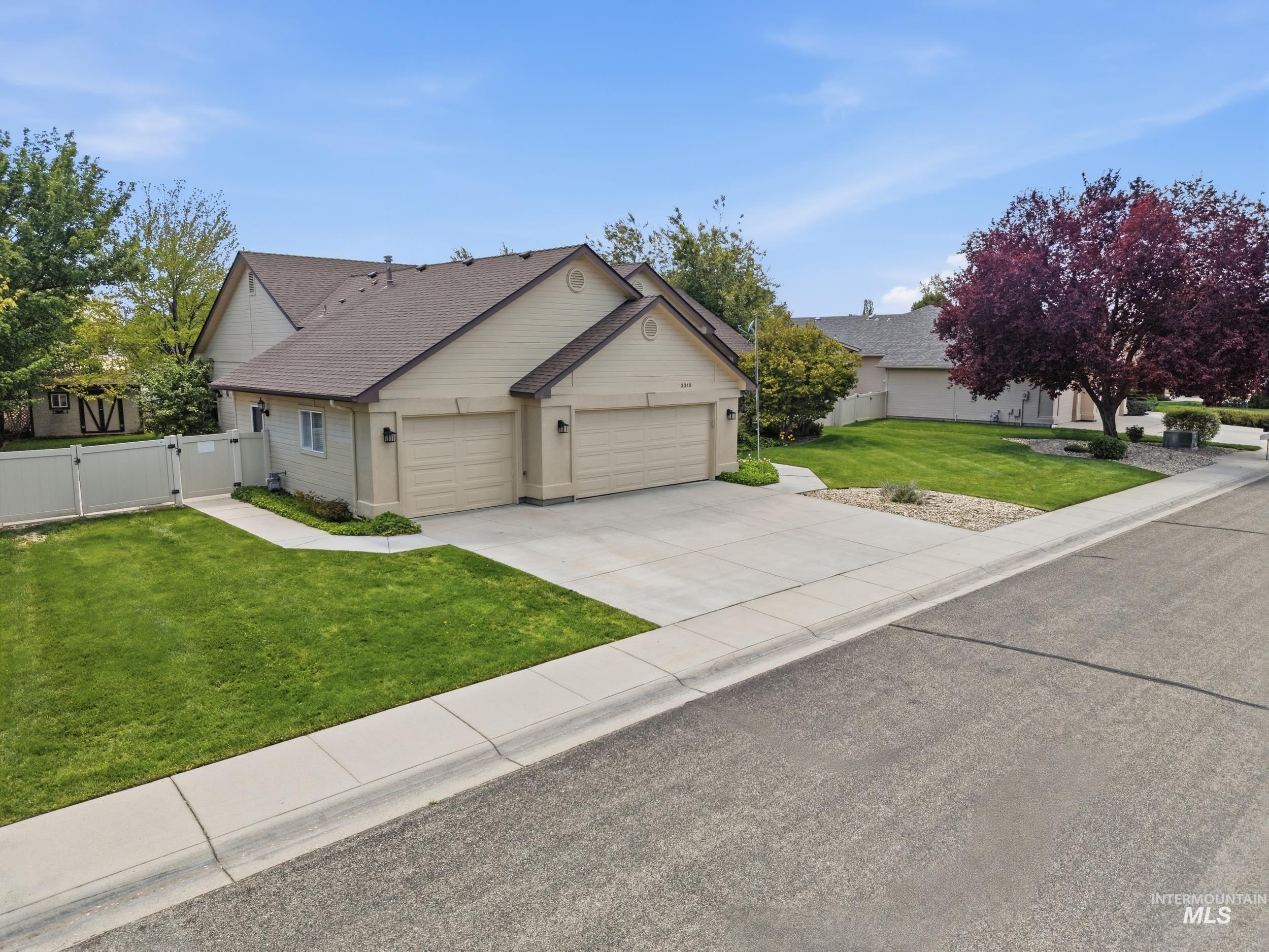 2319 E Skokie Court, Eagle, Idaho 83616, 4 Bedrooms, 2 Bathrooms, Residential For Sale, Price $675,000,MLS 98982559