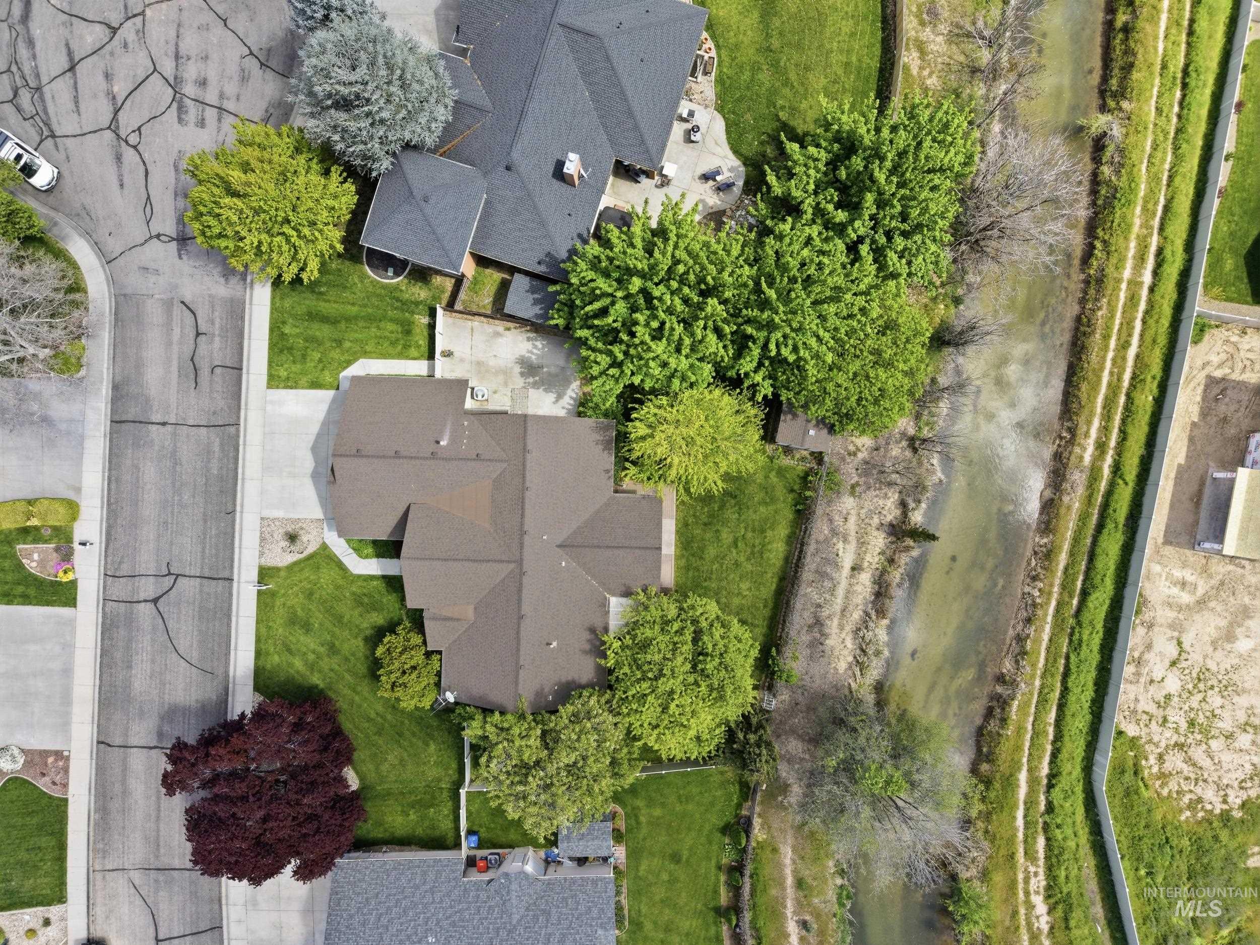 2319 E Skokie Court, Eagle, Idaho 83616, 4 Bedrooms, 2 Bathrooms, Residential For Sale, Price $675,000,MLS 98982559