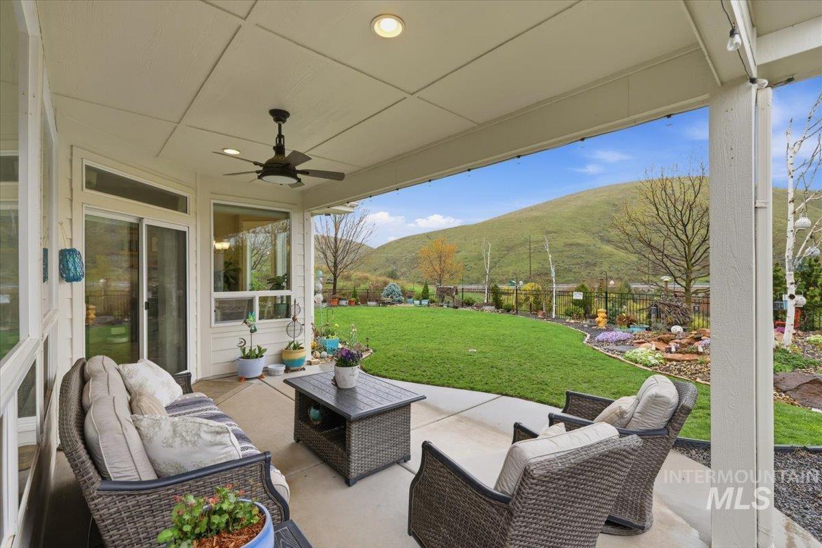 17747 N Vantage, Boise, Idaho 83714, 3 Bedrooms, 2.5 Bathrooms, Residential For Sale, Price $729,000, 98982560