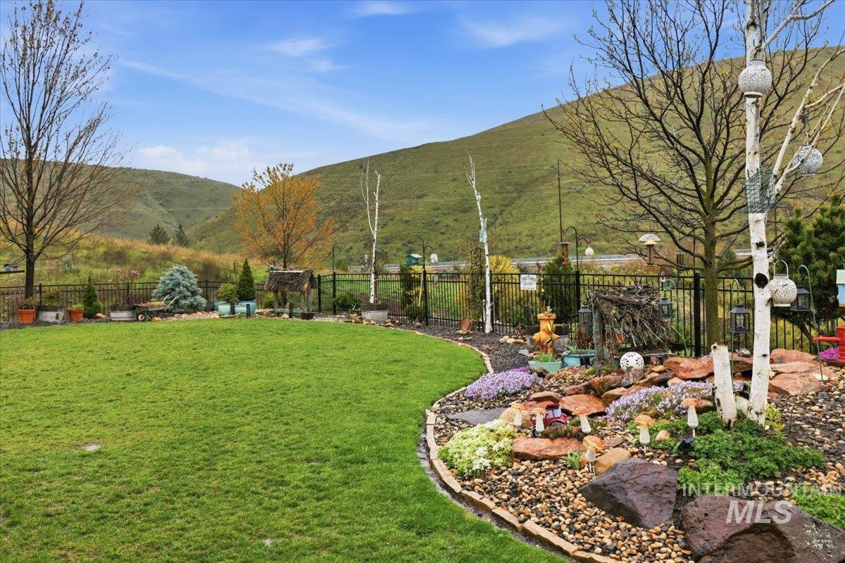 17747 N Vantage, Boise, Idaho 83714, 3 Bedrooms, 2.5 Bathrooms, Residential For Sale, Price $729,000, 98982560