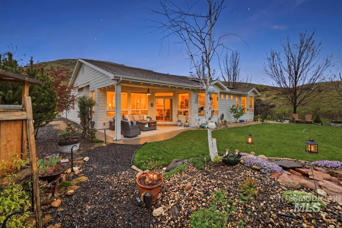 17747 N Vantage, Boise, Idaho 83714, 3 Bedrooms, 2.5 Bathrooms, Residential For Sale, Price $729,000, 98982560