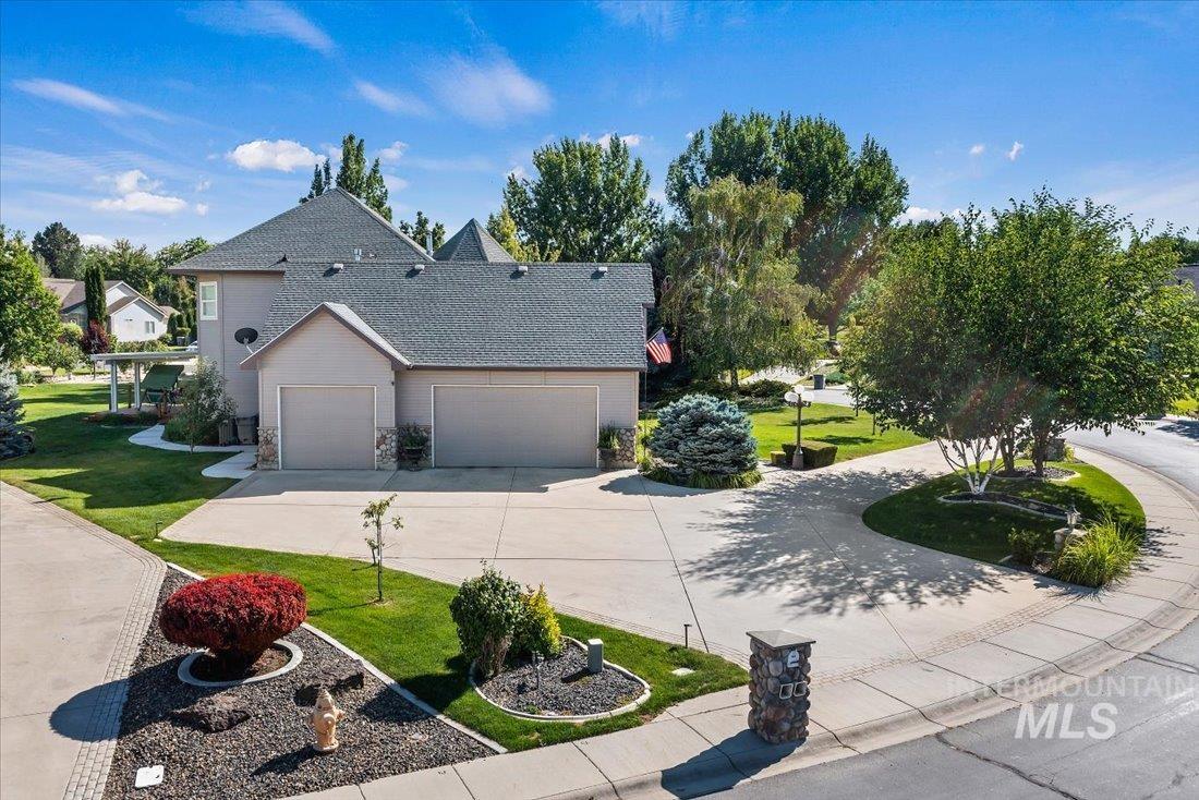 529 W Bayhill, Nampa, Idaho 83686, 4 Bedrooms, 2.5 Bathrooms, Residential For Sale, Price $795,000,MLS 98982563