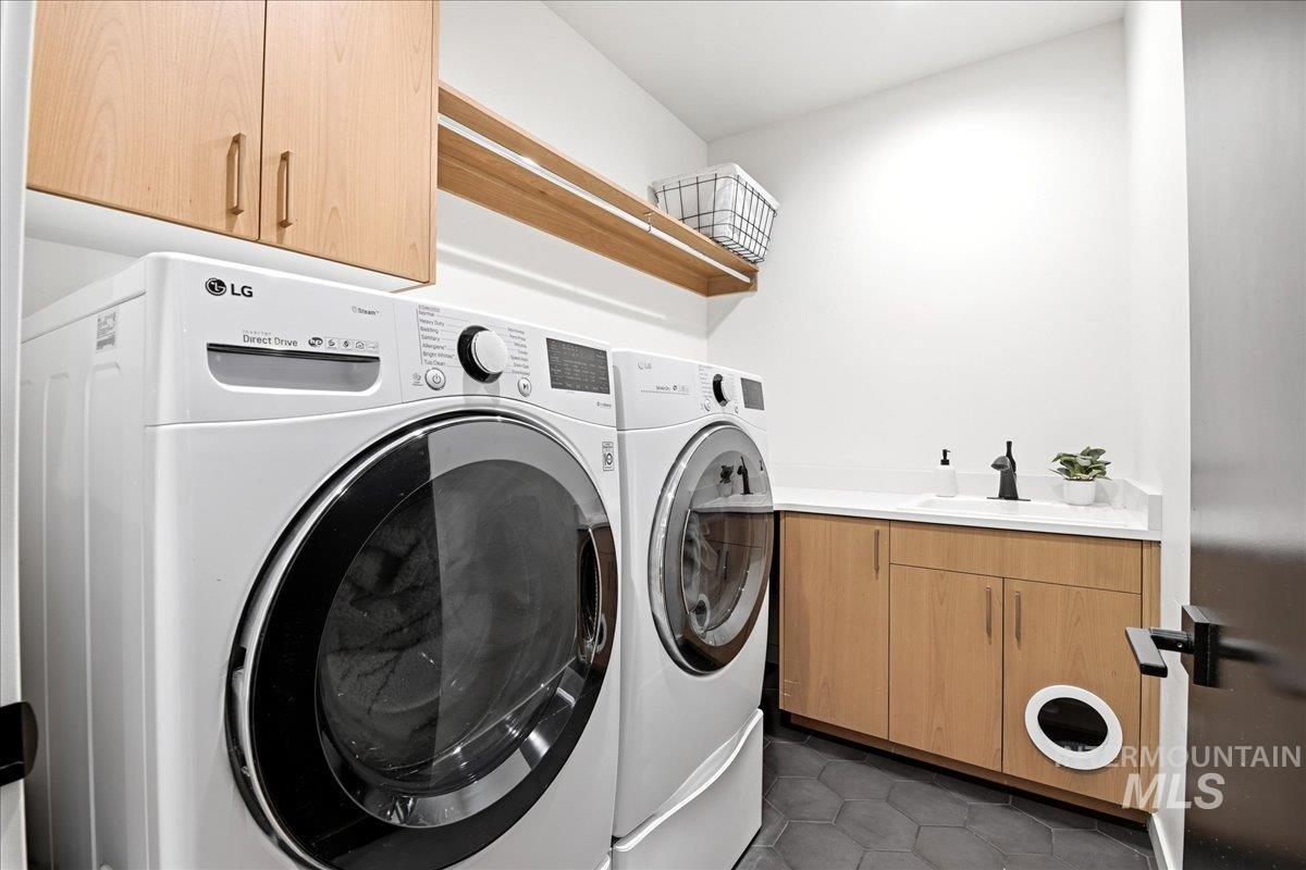 2242 E Timber Trail Street, Kuna, Idaho 83634, 4 Bedrooms, 3 Bathrooms, Residential For Sale, Price $714,900, 98982565