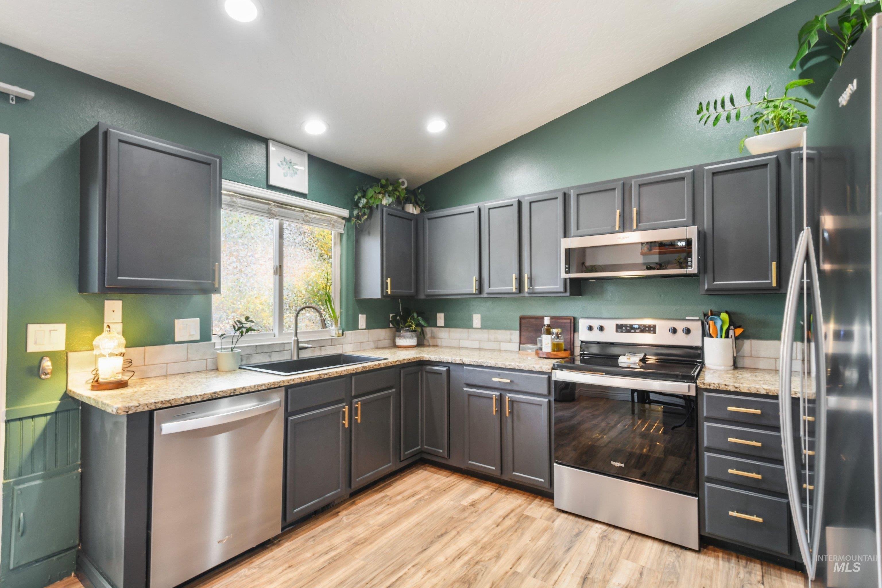 188 Cougar Ct, Nampa, Idaho 83686, 3 Bedrooms, 3 Bathrooms, Residential For Sale, Price $394,900, 98982566