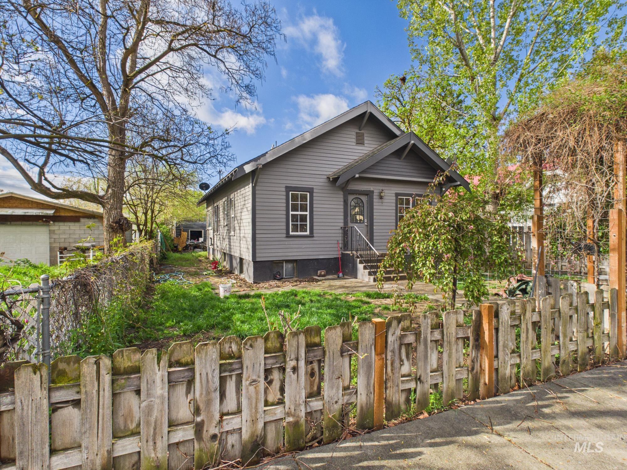 611 E 2nd, Emmett, Idaho 83617, 4 Bedrooms, 2 Bathrooms, Residential For Sale, Price $299,000, 98982567