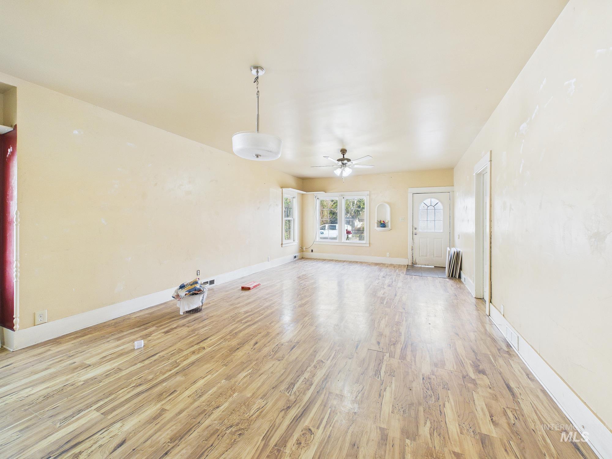 611 E 2nd, Emmett, Idaho 83617, 4 Bedrooms, 2 Bathrooms, Residential For Sale, Price $299,000, 98982567