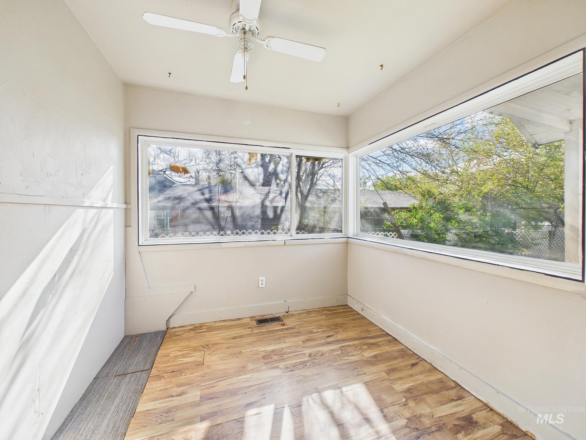 611 E 2nd, Emmett, Idaho 83617, 4 Bedrooms, 2 Bathrooms, Residential For Sale, Price $299,000, 98982567