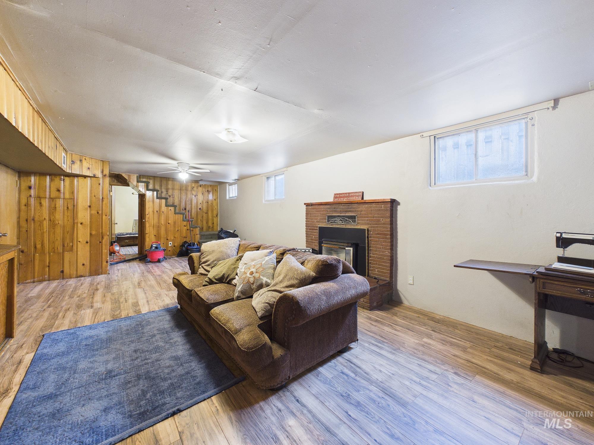 611 E 2nd, Emmett, Idaho 83617, 4 Bedrooms, 2 Bathrooms, Residential For Sale, Price $299,000, 98982567