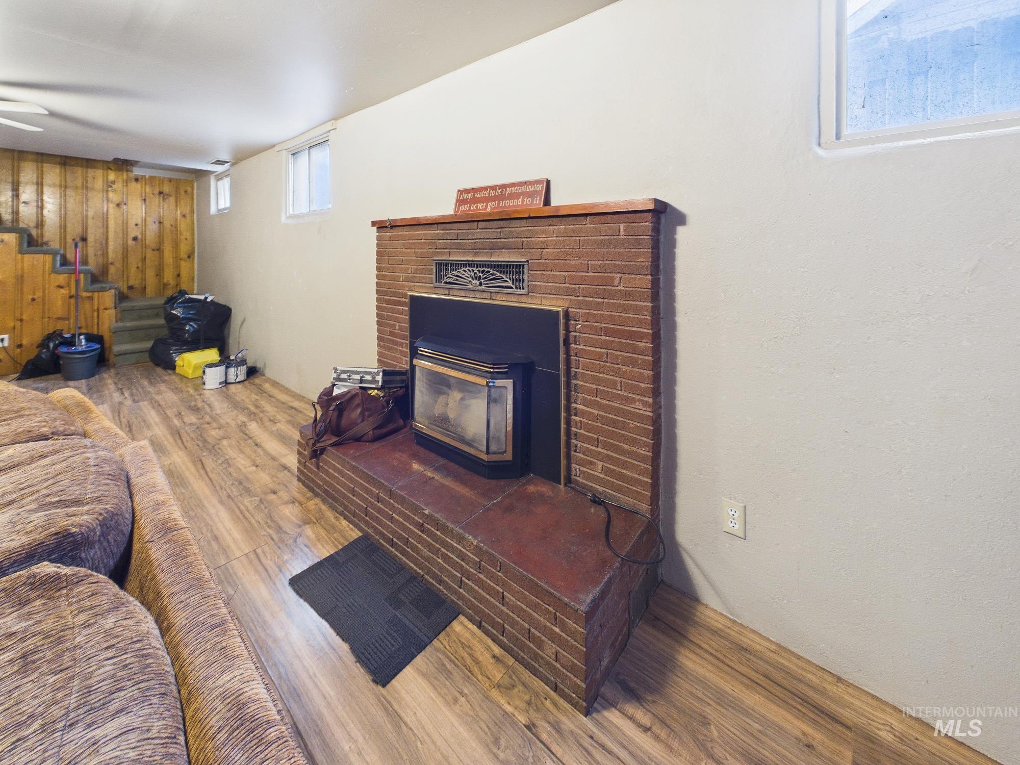 611 E 2nd, Emmett, Idaho 83617, 4 Bedrooms, 2 Bathrooms, Residential For Sale, Price $299,000, 98982567