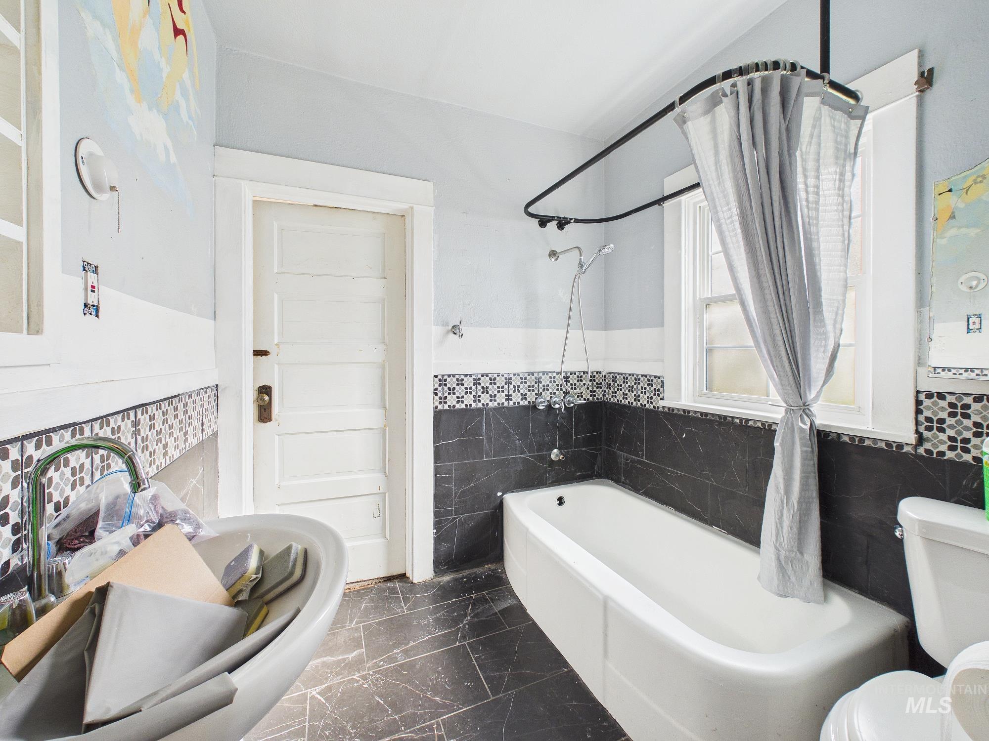 611 E 2nd, Emmett, Idaho 83617, 4 Bedrooms, 2 Bathrooms, Residential For Sale, Price $299,000, 98982567