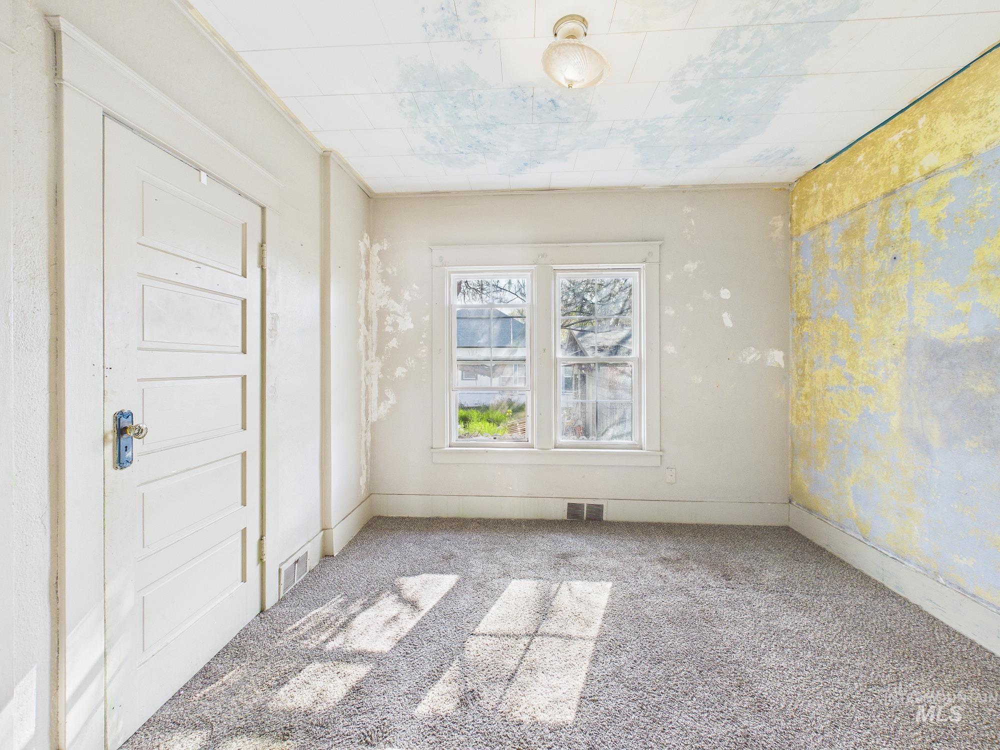 611 E 2nd, Emmett, Idaho 83617, 4 Bedrooms, 2 Bathrooms, Residential For Sale, Price $299,000, 98982567