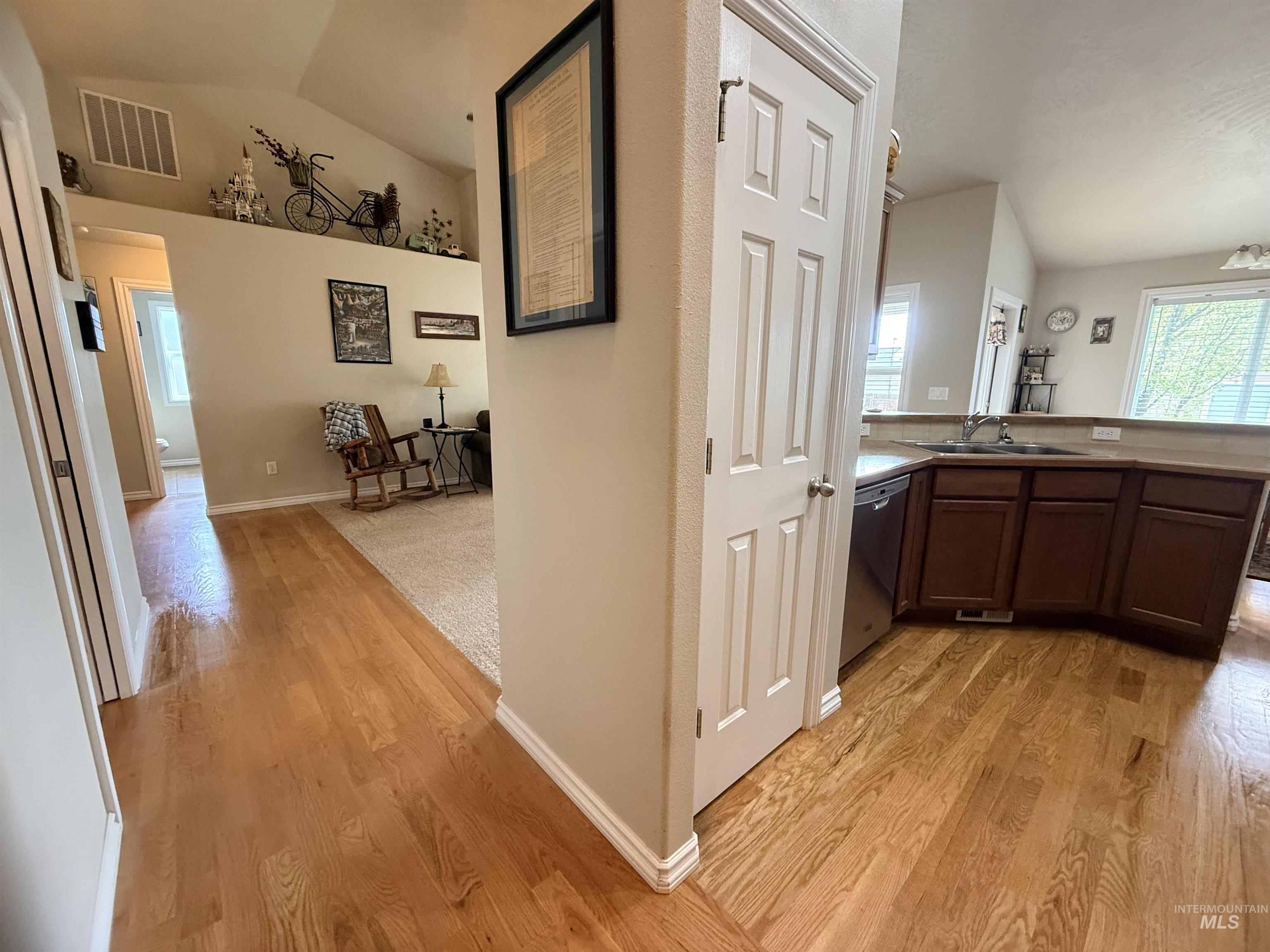 1401 N 14th E, Mountain Home, Idaho 83647, 3 Bedrooms, 2 Bathrooms, Residential For Sale, Price $404,999, 98982572