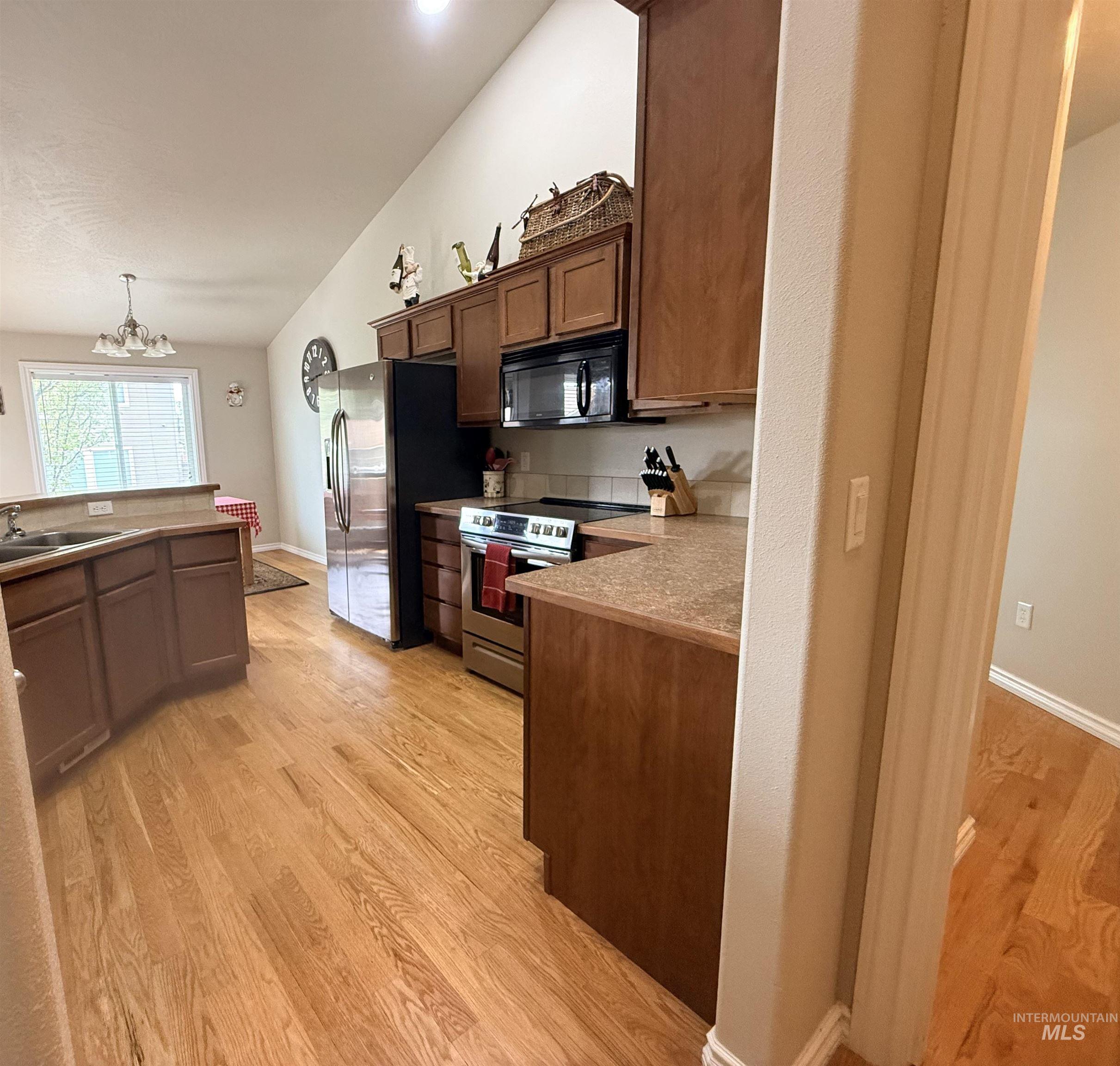 1401 N 14th E, Mountain Home, Idaho 83647, 3 Bedrooms, 2 Bathrooms, Residential For Sale, Price $404,999, 98982572