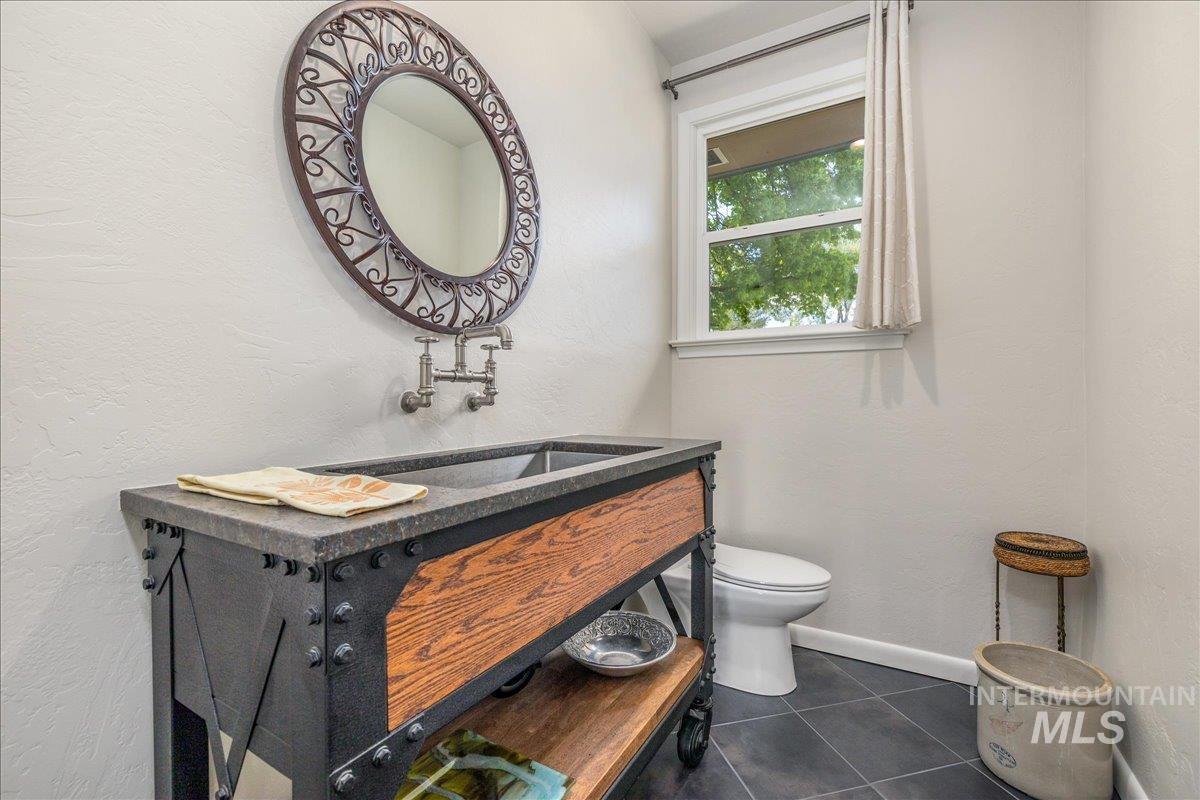 1914 N Amber, Boise, Idaho 83706, 2 Bedrooms, 1.5 Bathrooms, Residential For Sale, Price $580,000, 98982574