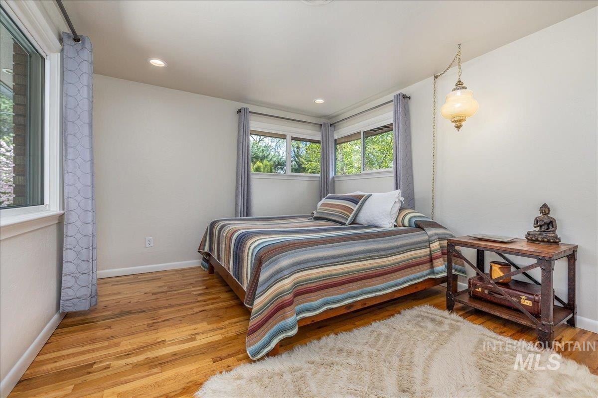 1914 N Amber, Boise, Idaho 83706, 2 Bedrooms, 1.5 Bathrooms, Residential For Sale, Price $580,000, 98982574