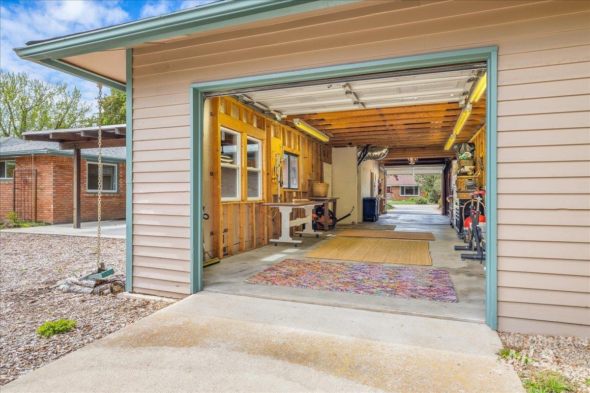 1914 N Amber, Boise, Idaho 83706, 2 Bedrooms, 1.5 Bathrooms, Residential For Sale, Price $580,000, 98982574