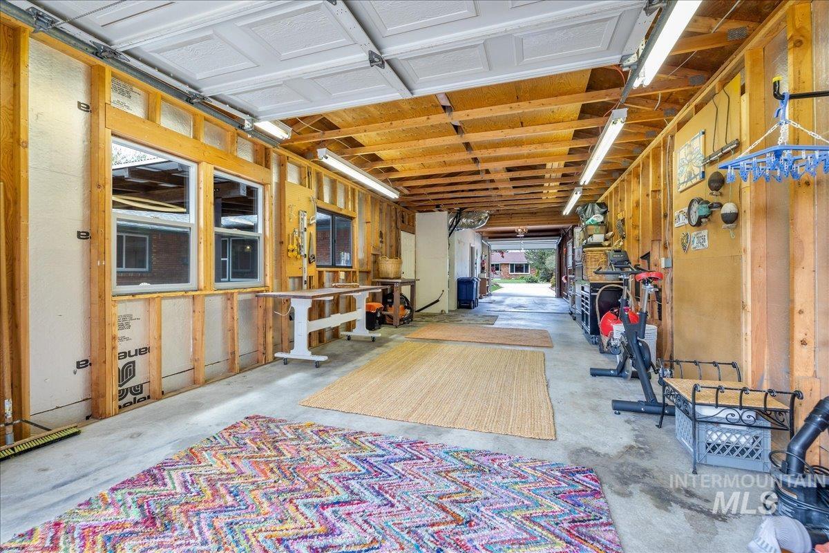 1914 N Amber, Boise, Idaho 83706, 2 Bedrooms, 1.5 Bathrooms, Residential For Sale, Price $580,000, 98982574