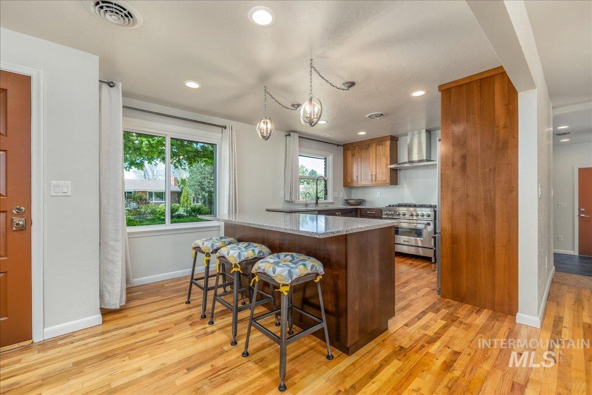 1914 N Amber, Boise, Idaho 83706, 2 Bedrooms, 1.5 Bathrooms, Residential For Sale, Price $580,000, 98982574