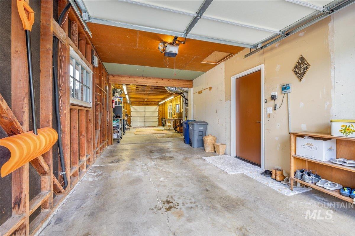 1914 N Amber, Boise, Idaho 83706, 2 Bedrooms, 1.5 Bathrooms, Residential For Sale, Price $580,000, 98982574