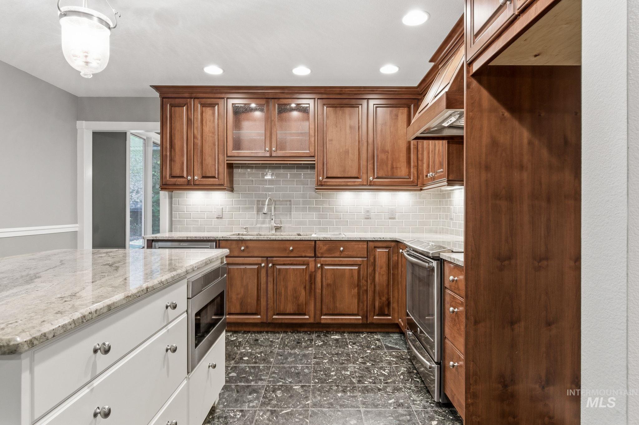 2011 S Creekside Ln, Boise, Idaho 83706, 4 Bedrooms, 2.5 Bathrooms, Residential For Sale, Price $1,249,000, 98982575