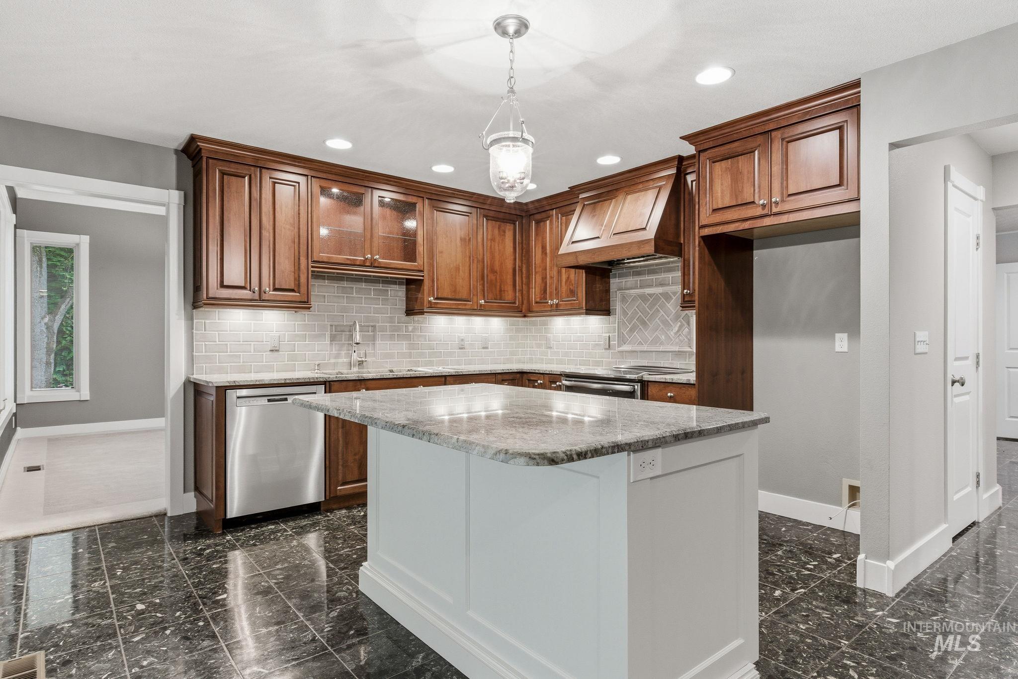 2011 S Creekside Ln, Boise, Idaho 83706, 4 Bedrooms, 2.5 Bathrooms, Residential For Sale, Price $1,249,000, 98982575