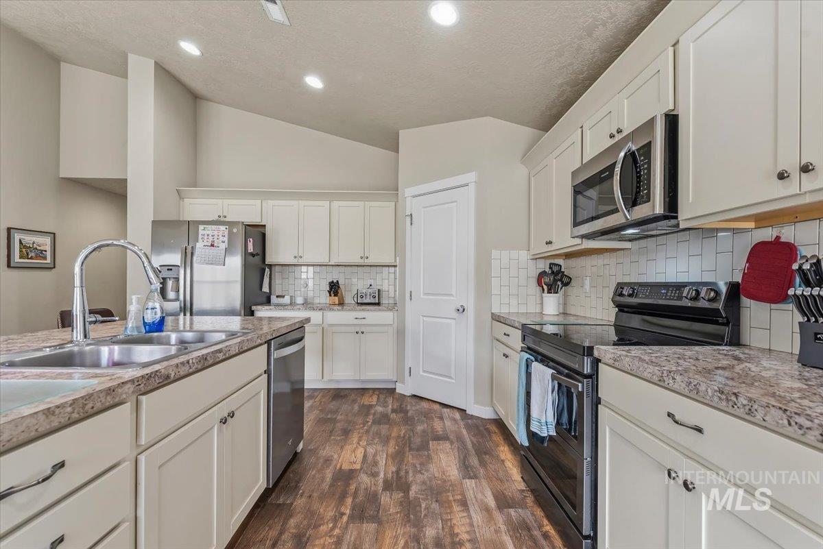 16850 Bethany Ave., Caldwell, Idaho 83607, 4 Bedrooms, 2 Bathrooms, Residential For Sale, Price $399,999, 98982579