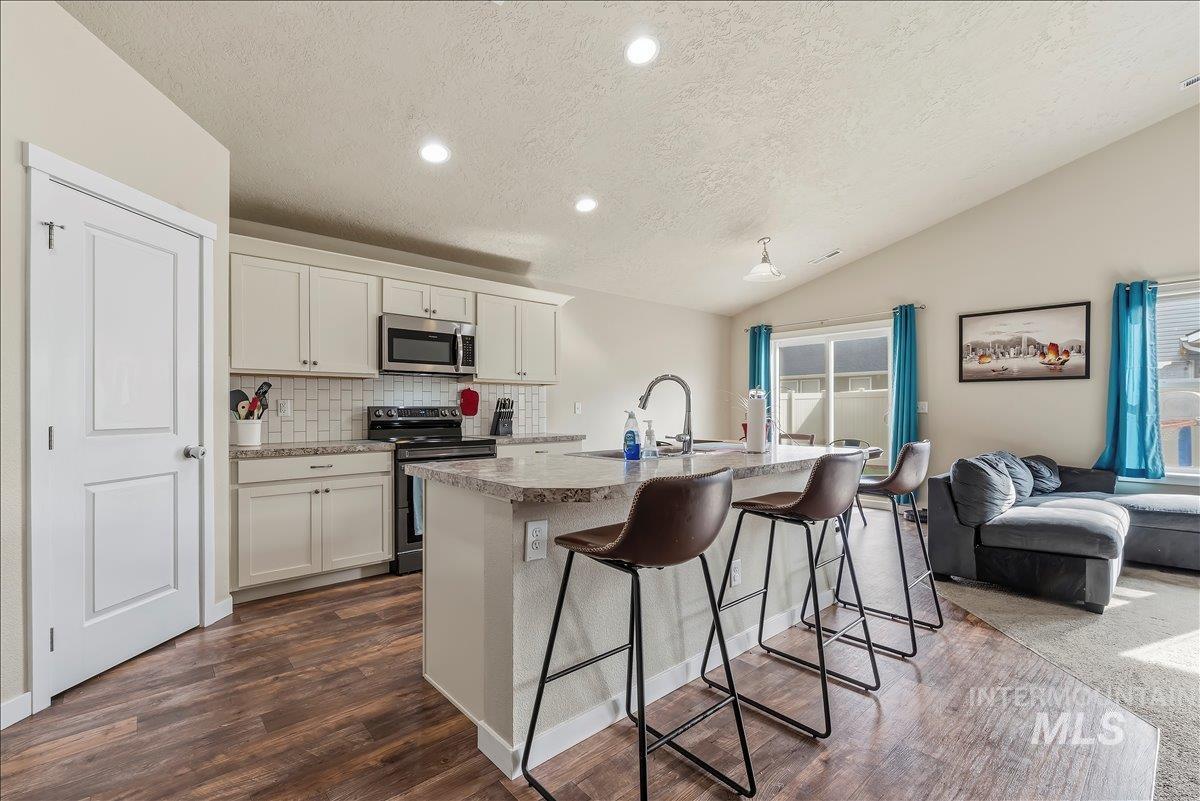 16850 Bethany Ave., Caldwell, Idaho 83607, 4 Bedrooms, 2 Bathrooms, Residential For Sale, Price $399,999, 98982579