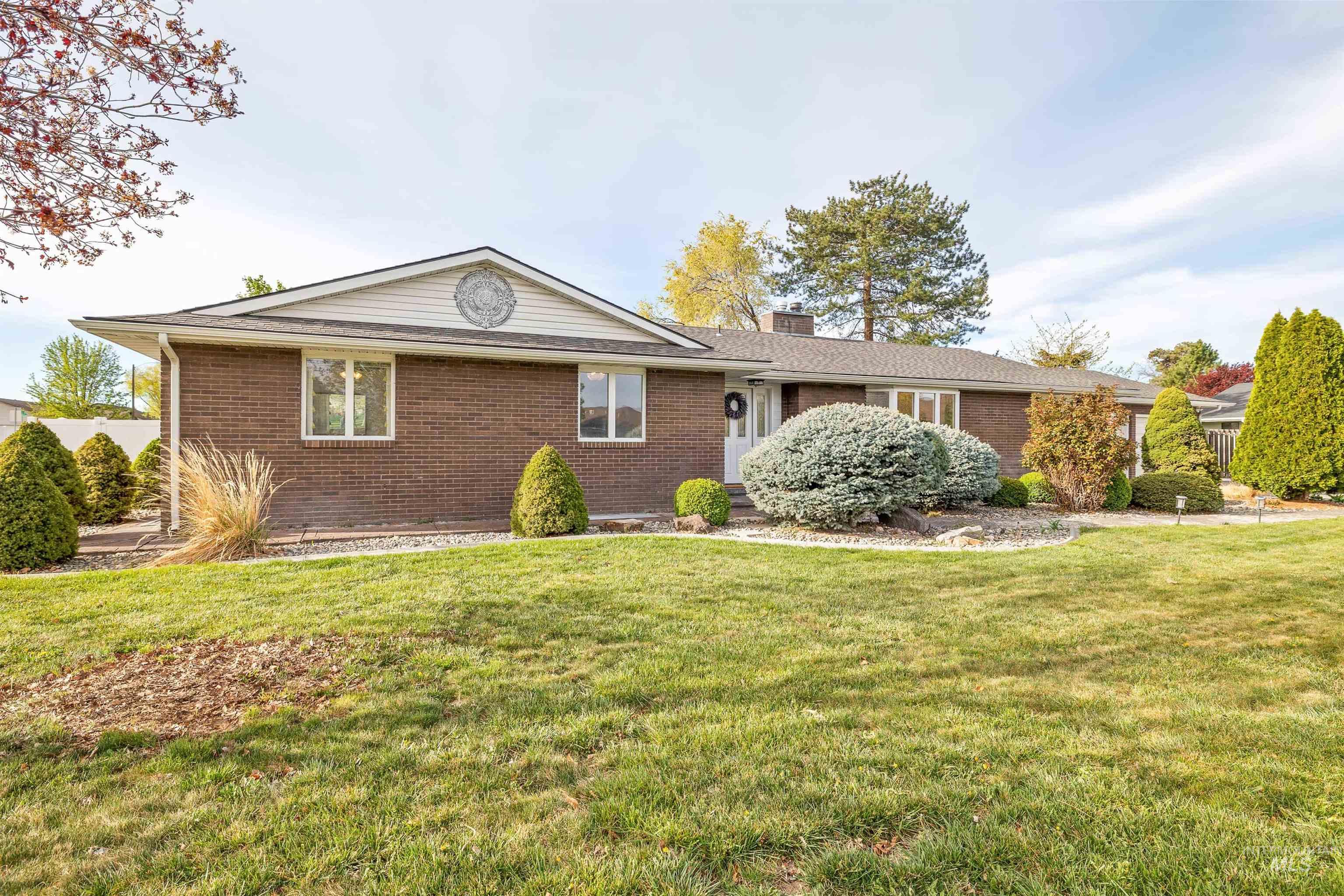 2090 Filer Ave E, Twin Falls, Idaho 83301-4365, 6 Bedrooms, 3.5 Bathrooms, Residential For Sale, Price $540,000, 98982580