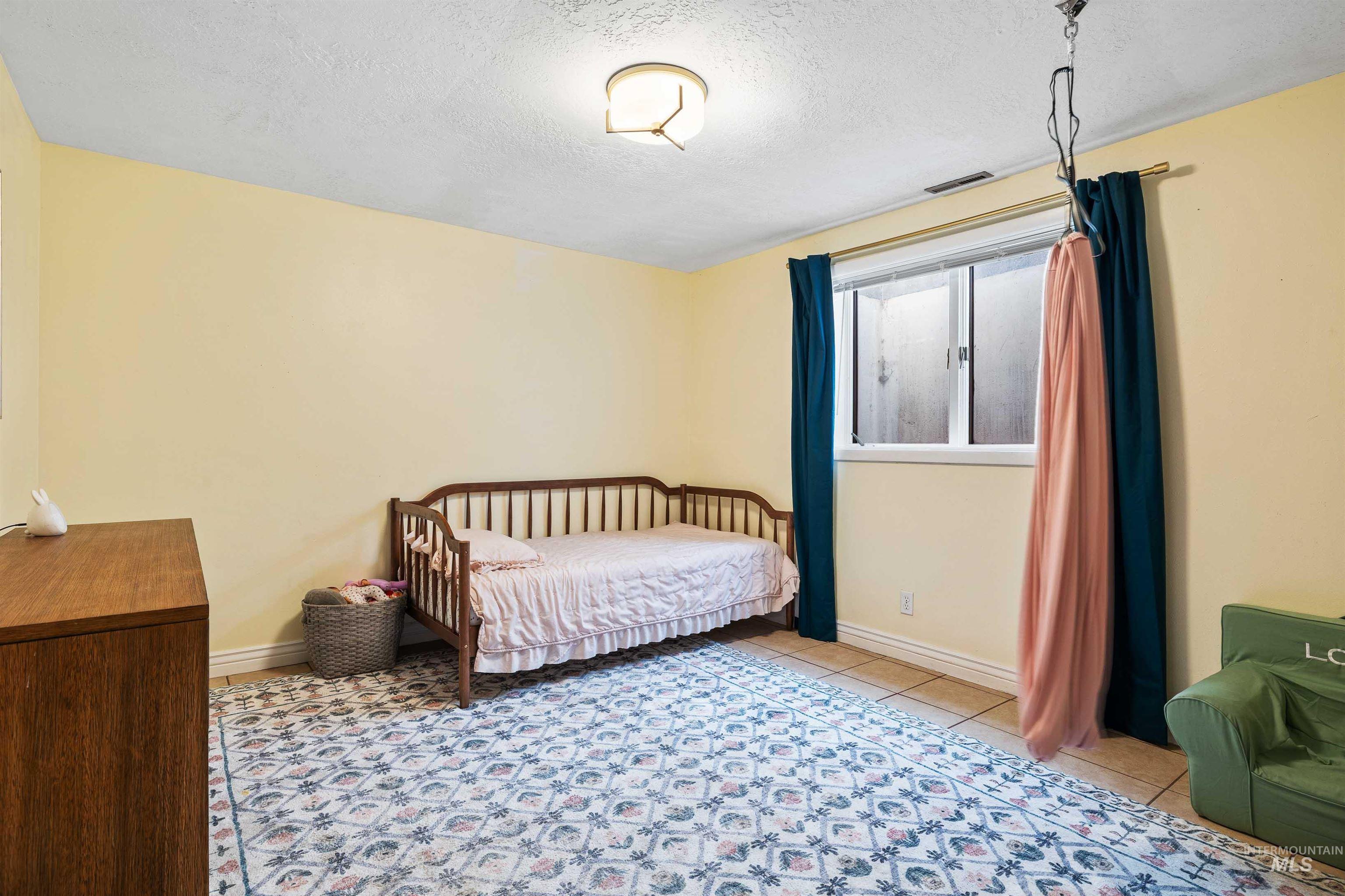 2090 Filer Ave E, Twin Falls, Idaho 83301-4365, 6 Bedrooms, 3.5 Bathrooms, Residential For Sale, Price $540,000, 98982580